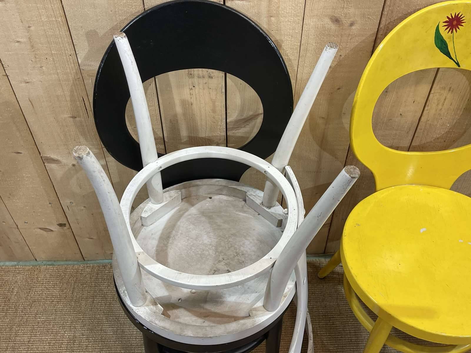 Series of 6 Baumann Mouette model chairs from the 70s