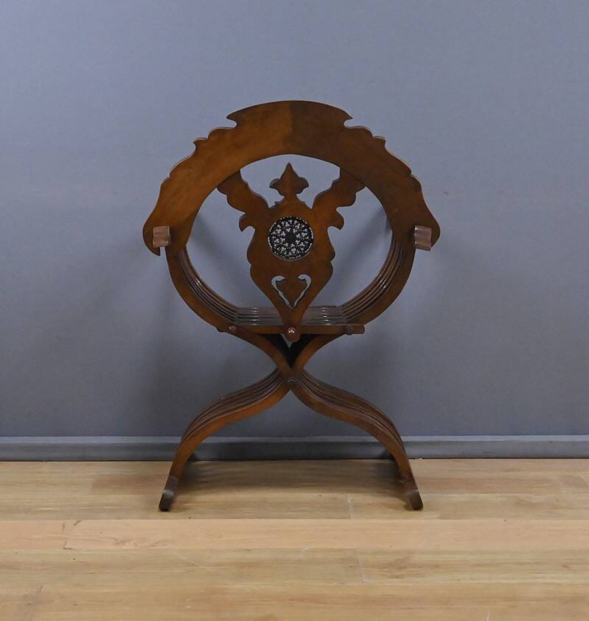 Fauteuil syrien en noyer – fin XIXe