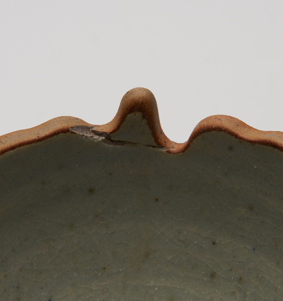 ovoid box in stoneware and cracked celadon varnish