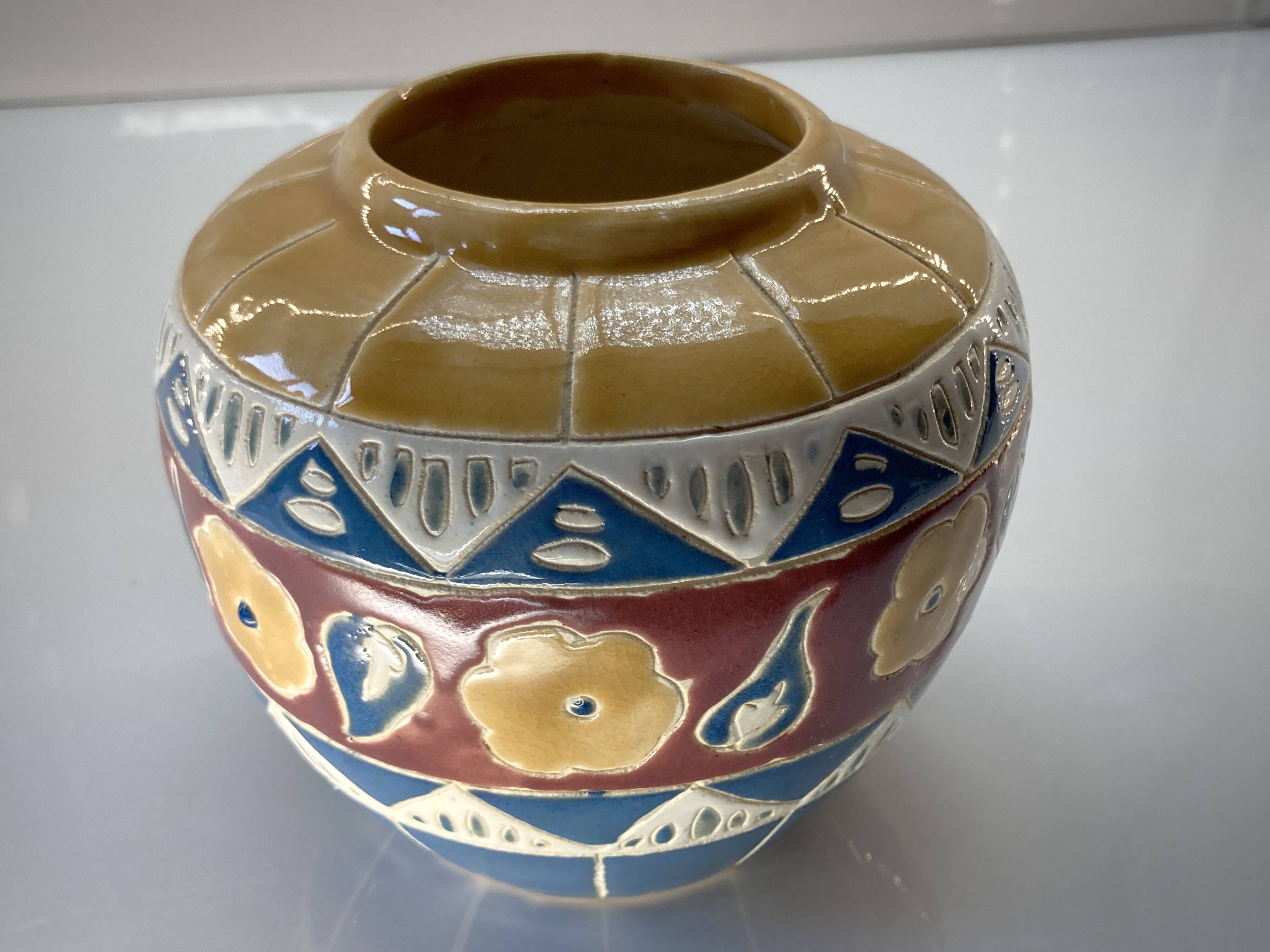 Old pot cover in enamelled and cloisonné earthenware