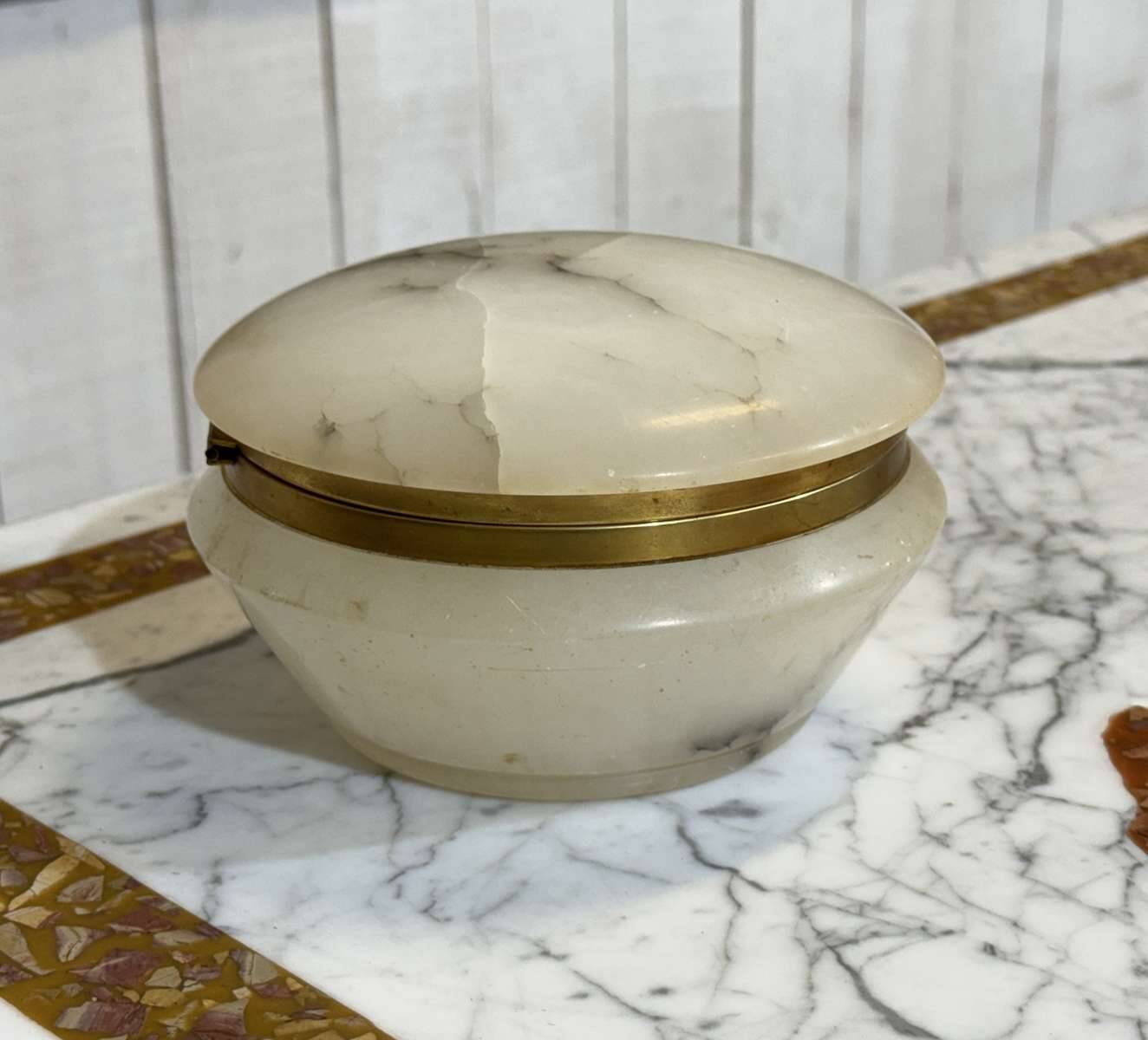 Boite à bijoux en Onyx des années 1970
