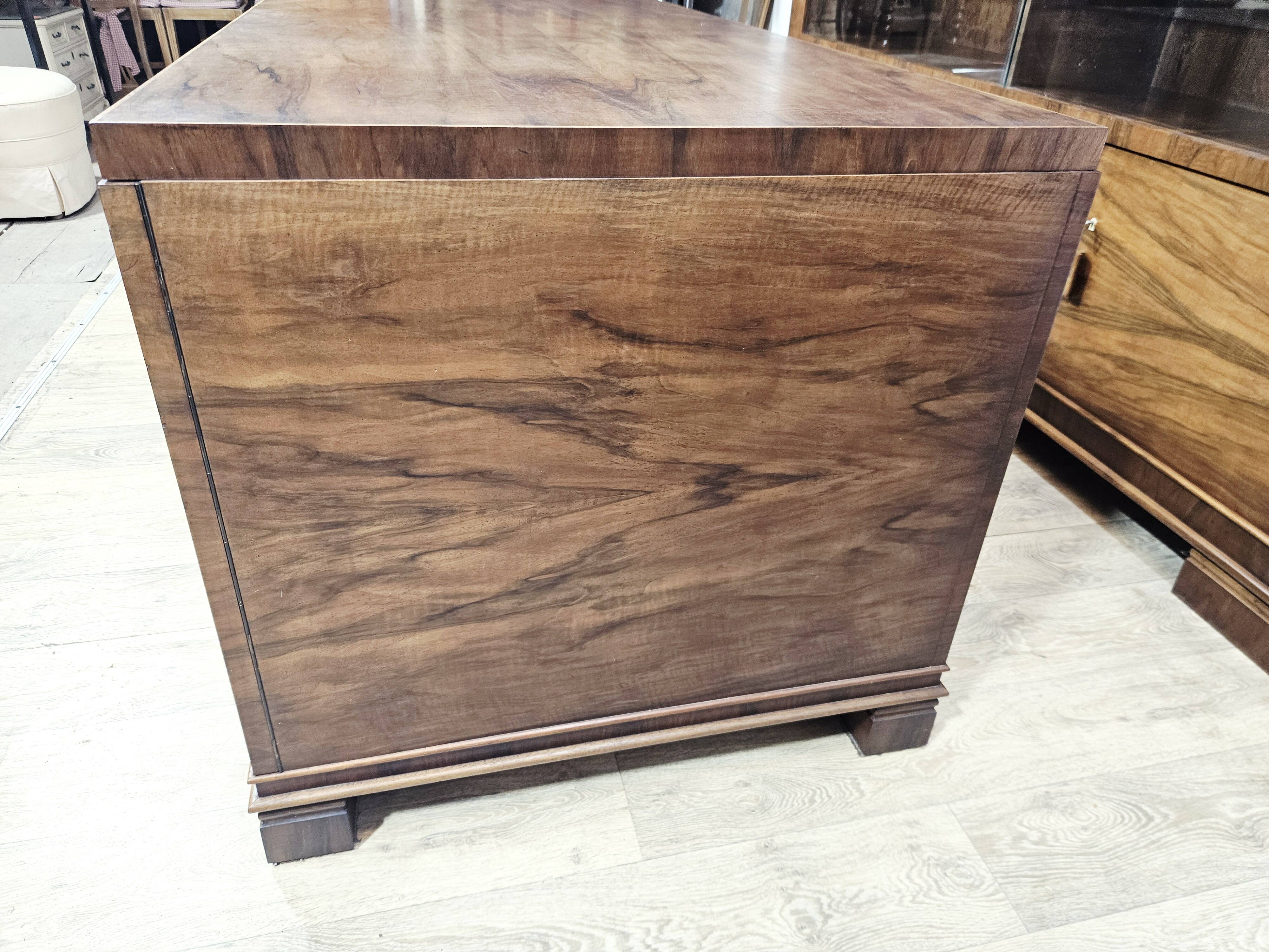 Ensemble de bureau exécutif monumental / Art Déco / Noyer / Années 1940.