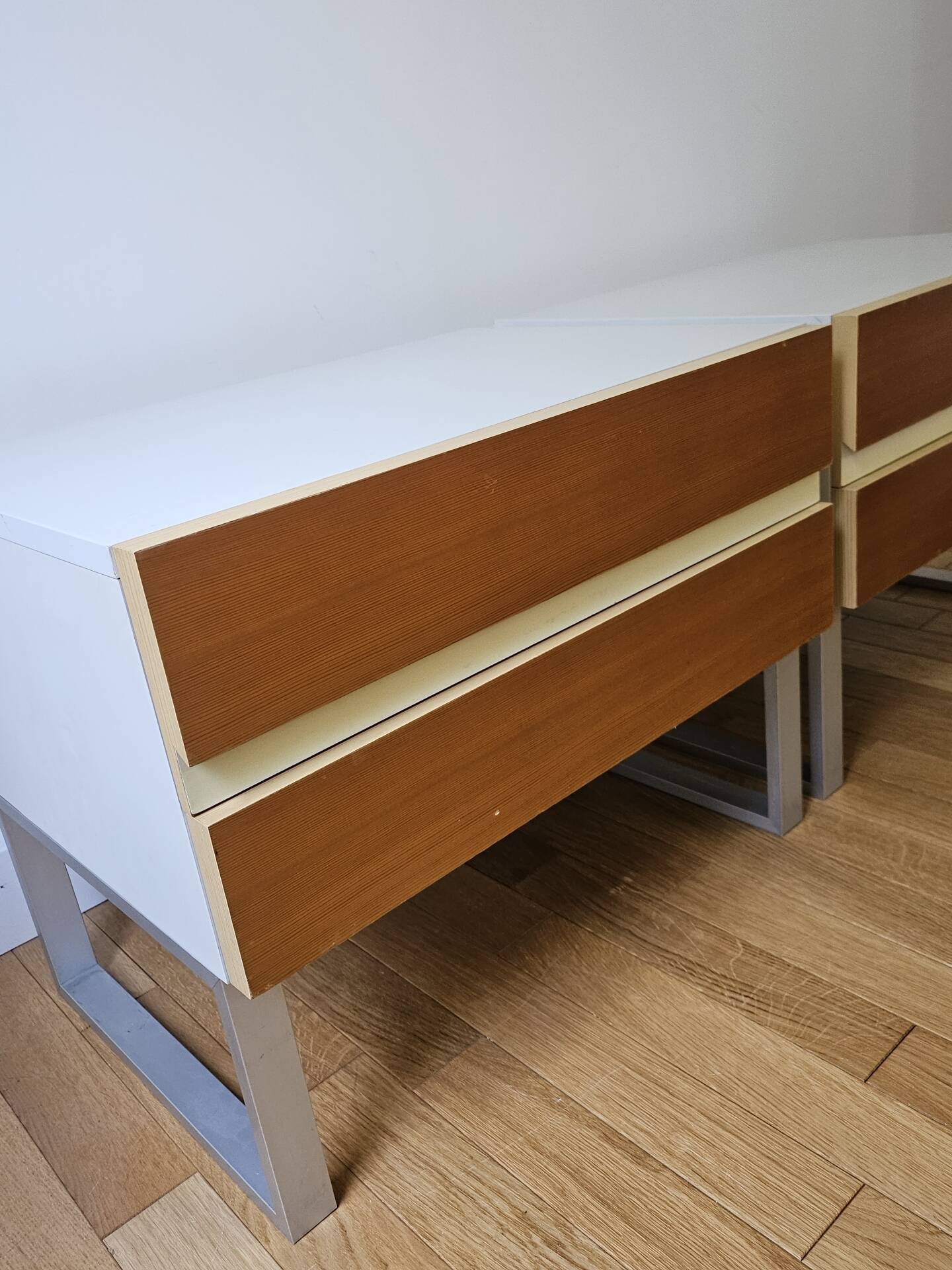 Interlukbe - pair of large bedside tables or side tables
