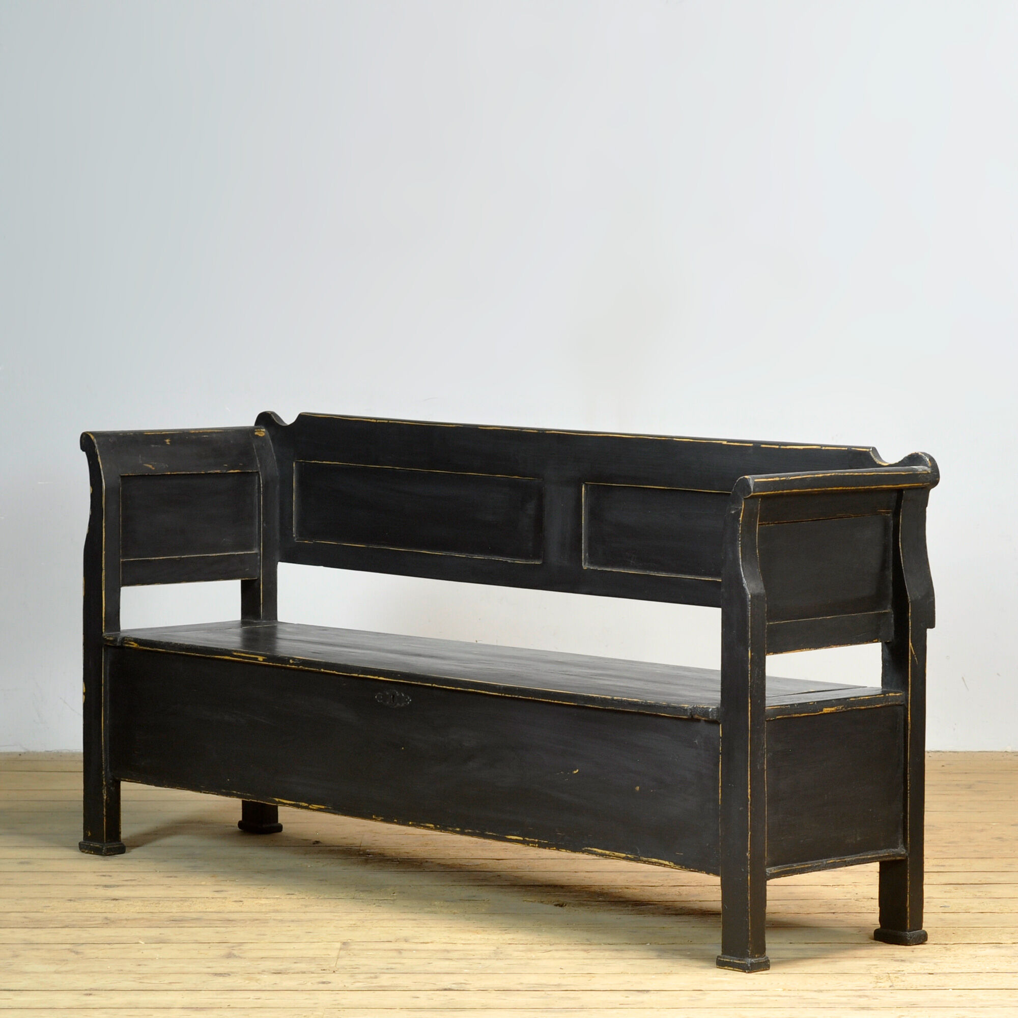 Antique pine drop-top bench, 1900s
