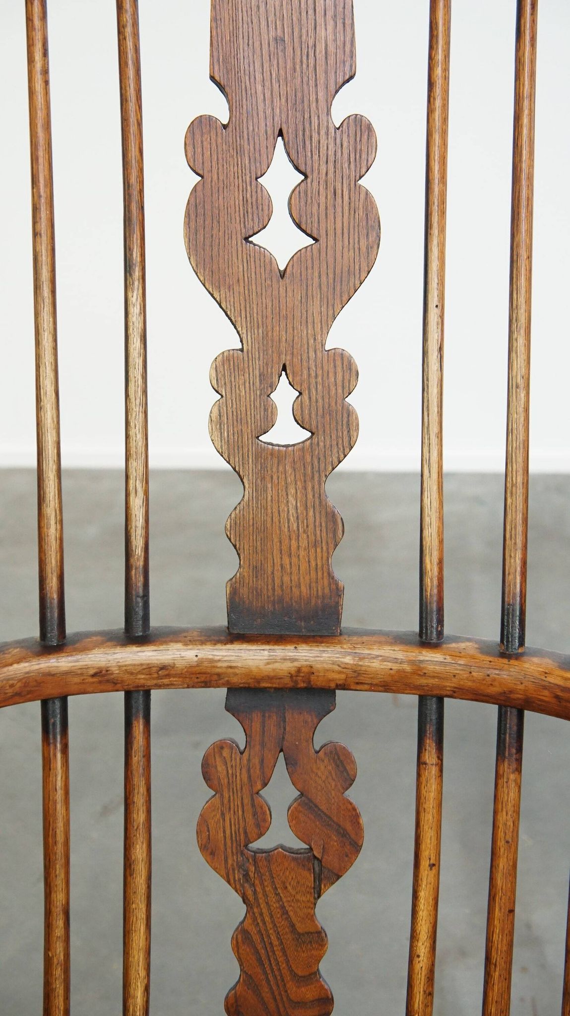 Chaise de salle à manger Windsor à dossier haut, style anglais ancien