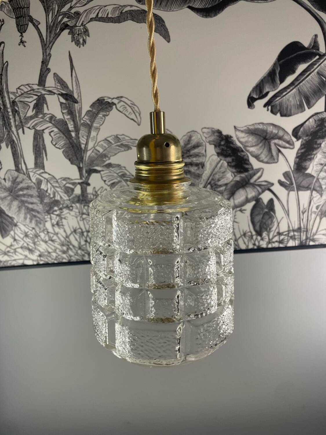 Pendant light with vintage globe