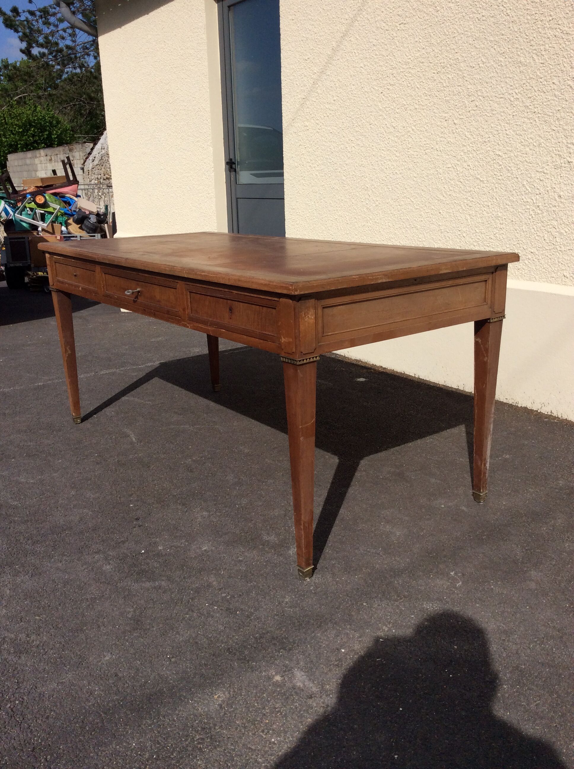 Bureau de style Louis XVl en acajou