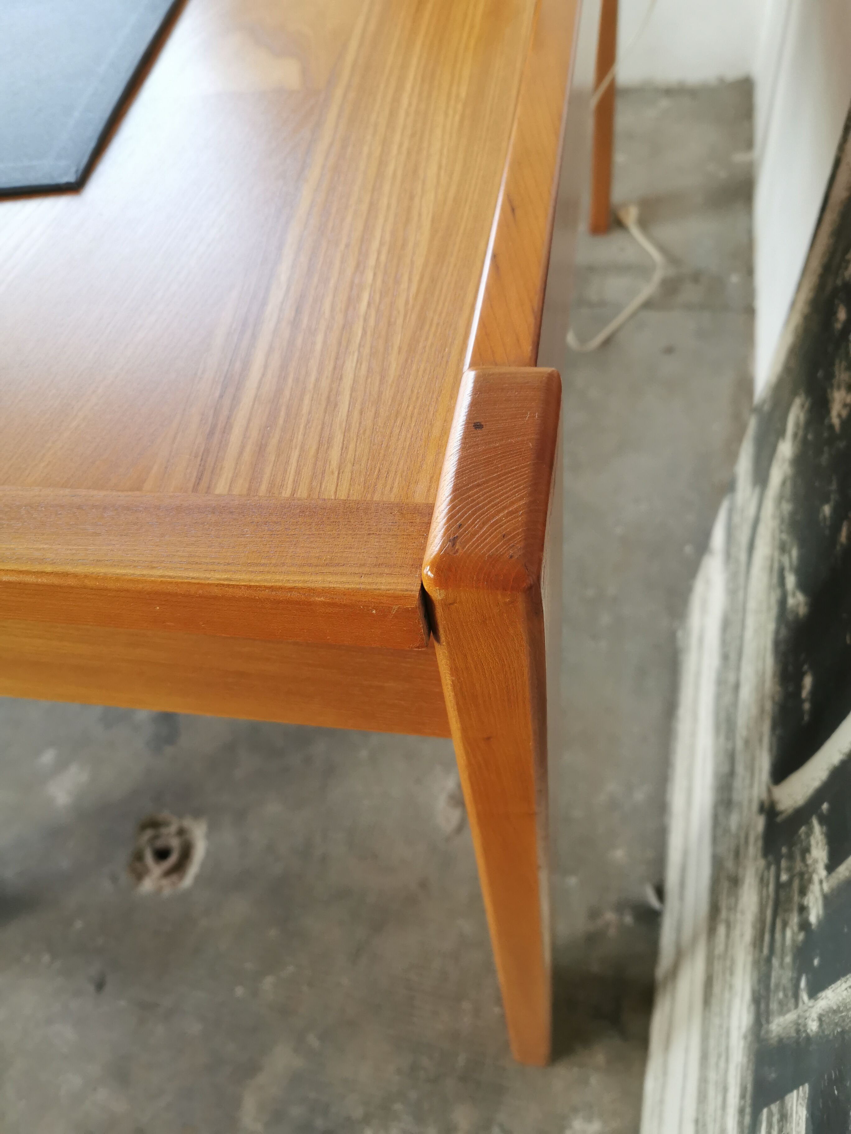 Bureau vintage 1970/1980 en bois blond, simat