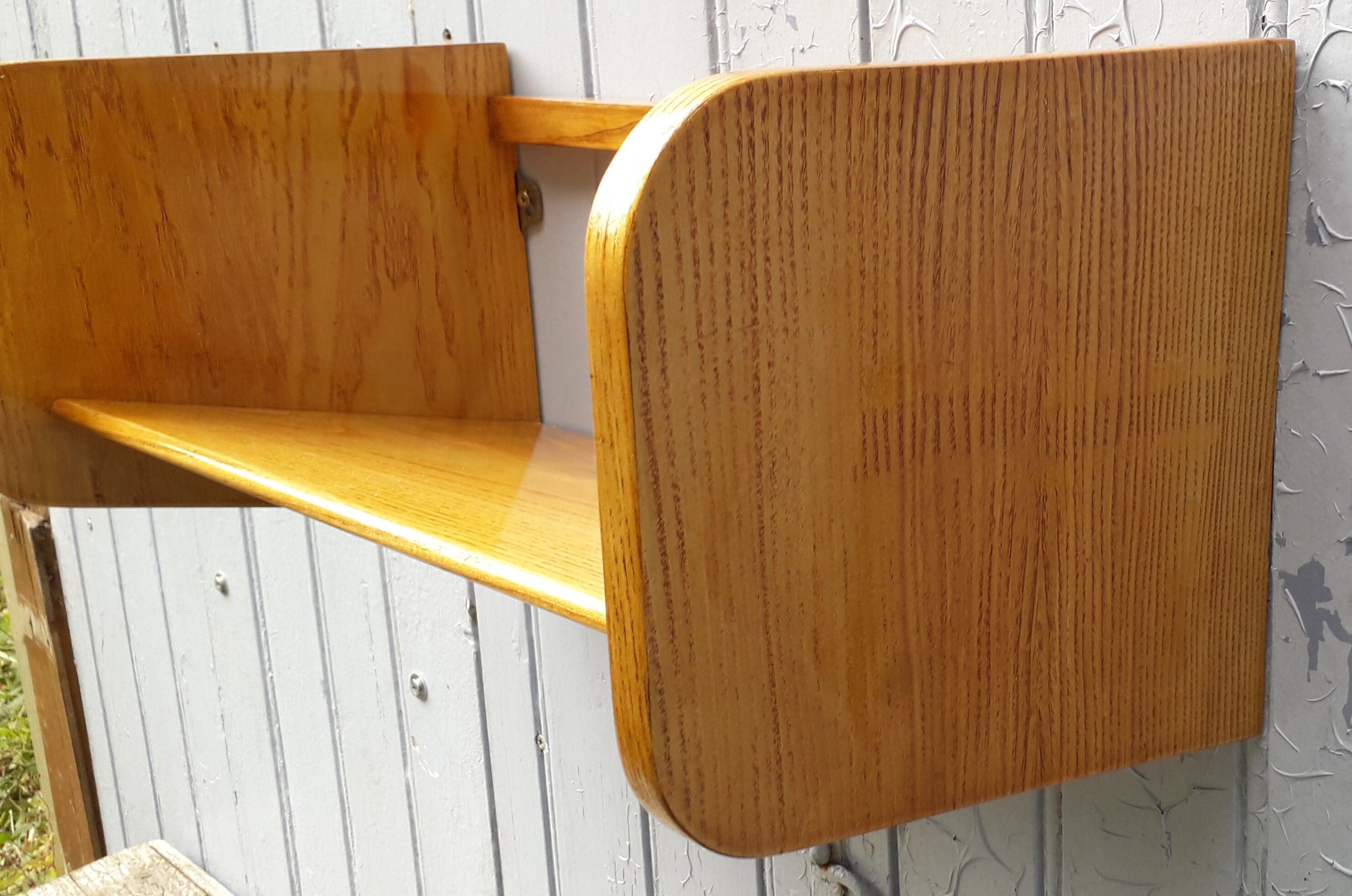 Étagere de bateau en bois