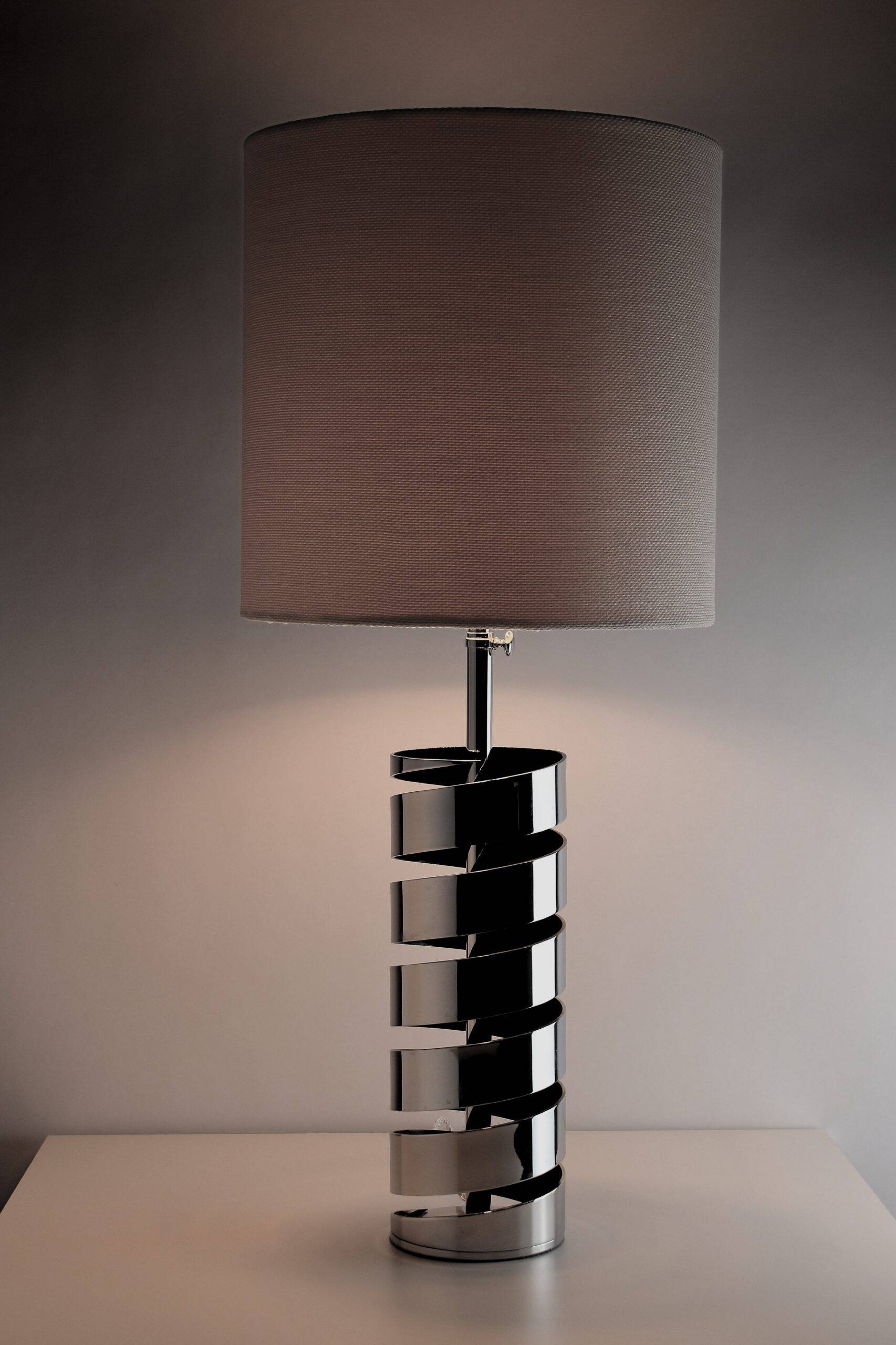 Jacques Charpentier, lampe en métal chromé