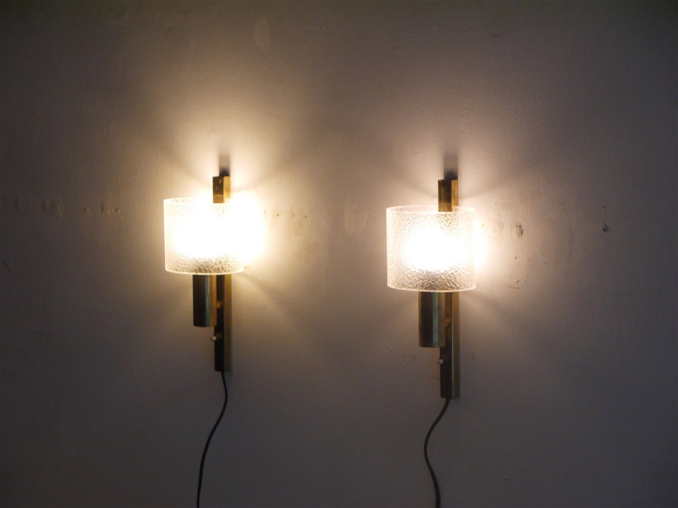 Pair of 1970 brass and plexiglass wall lamps