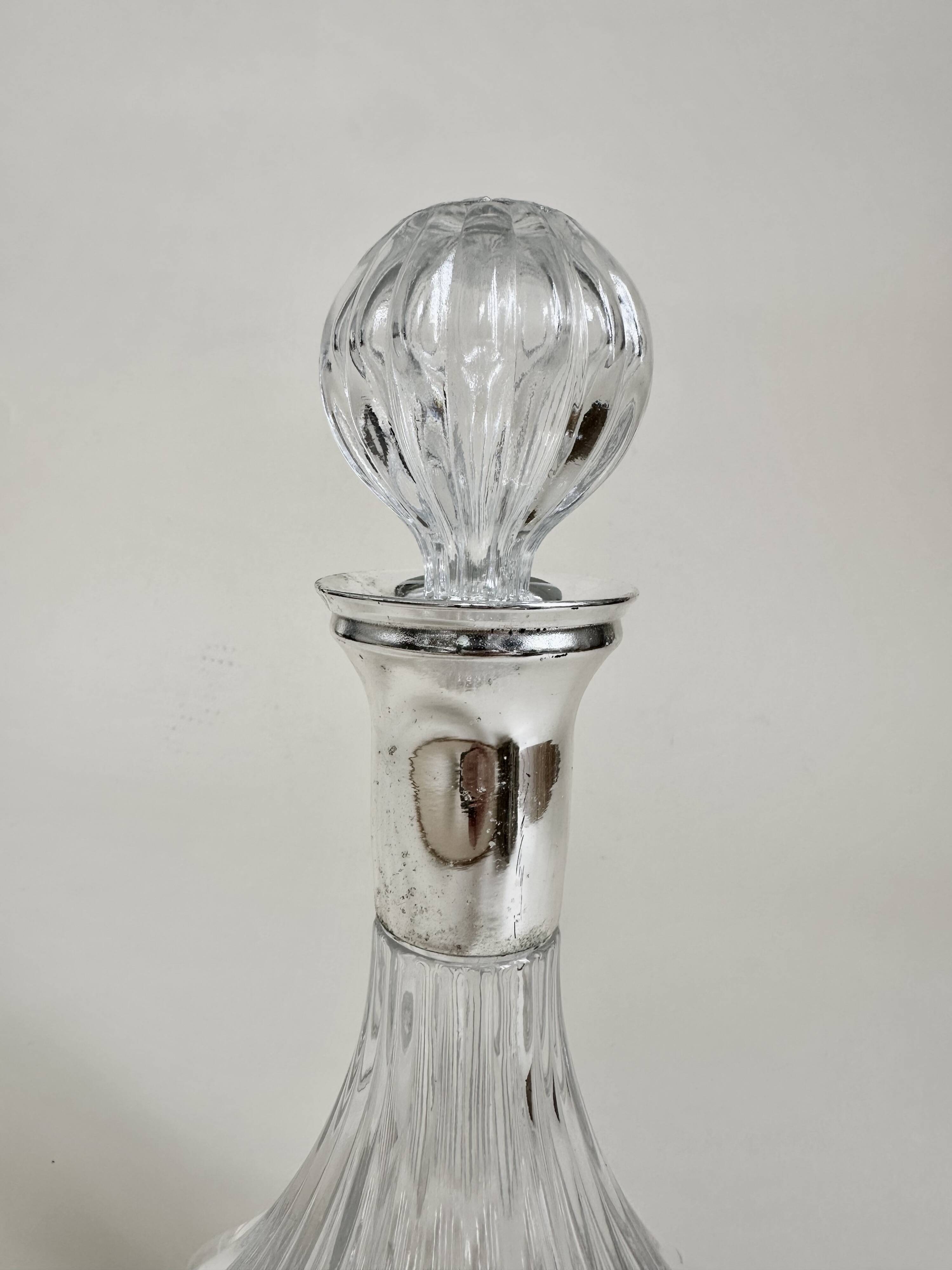 Glass decanter