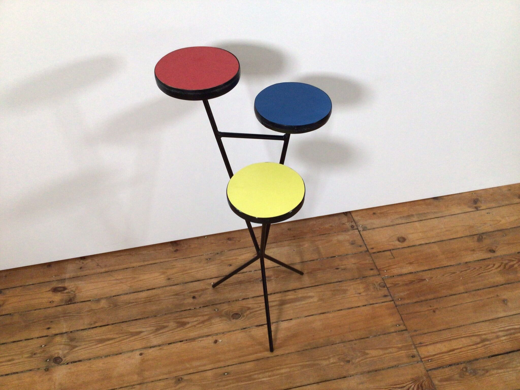 Colorfull side tabel
