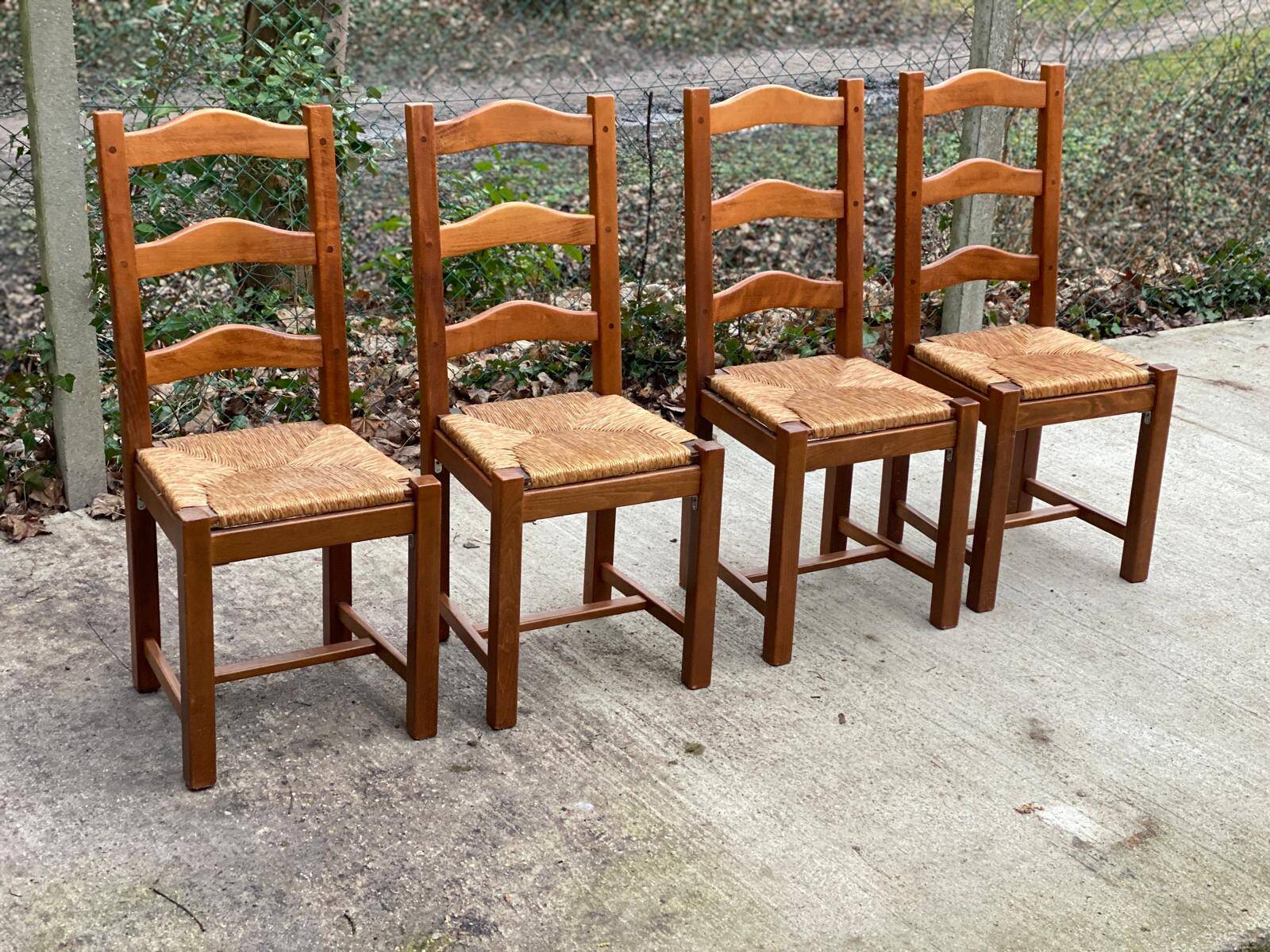 4 Vintage Farmhouse Style Dining Chairs in Solid Oak Straw Wood