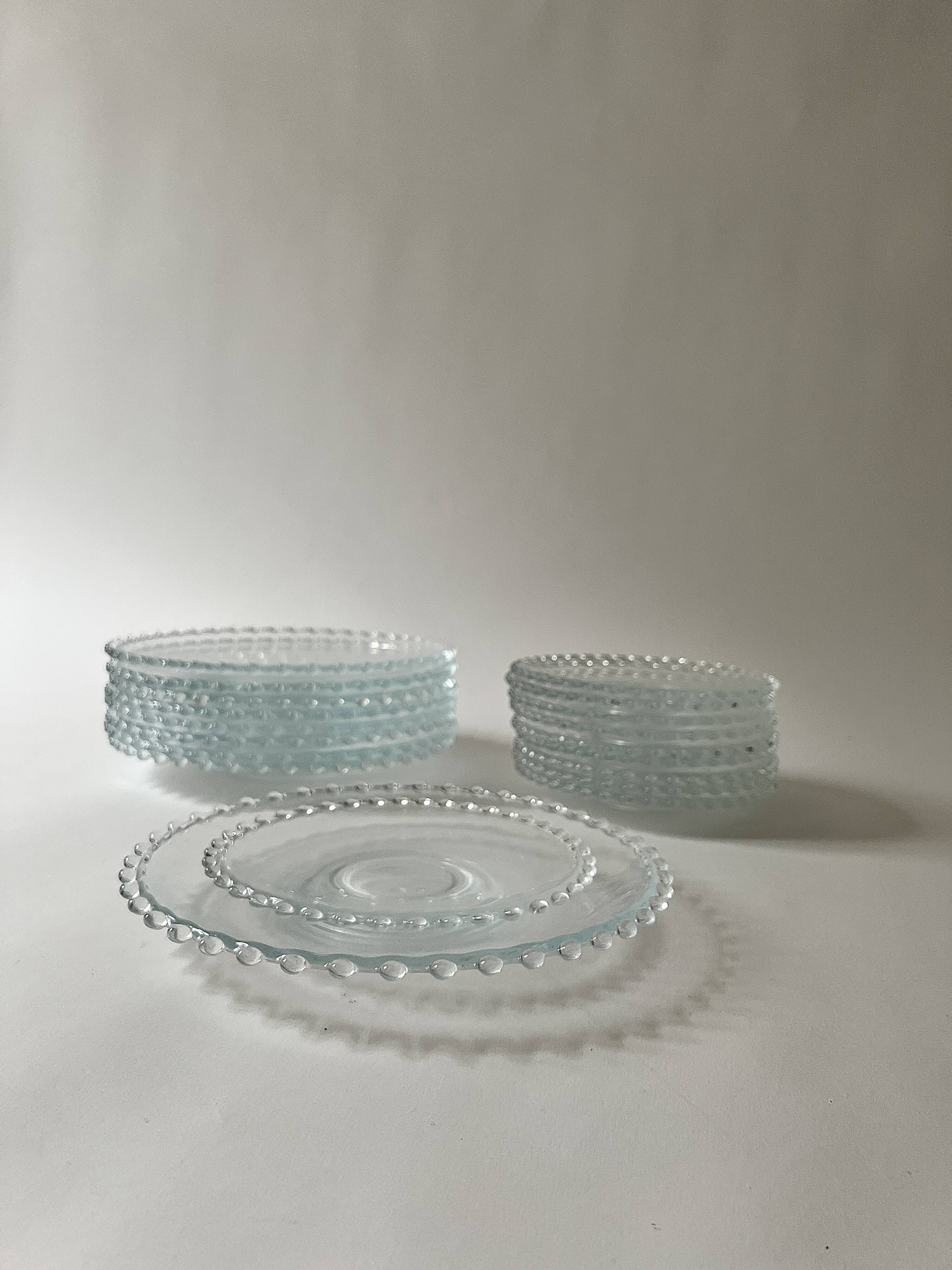 19-piece set of plates and dessert plates in bubbled glass