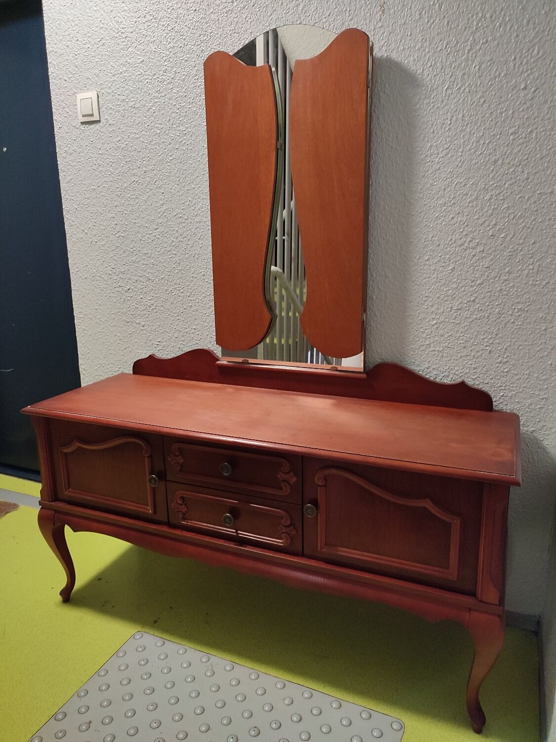 Vintage dressing table