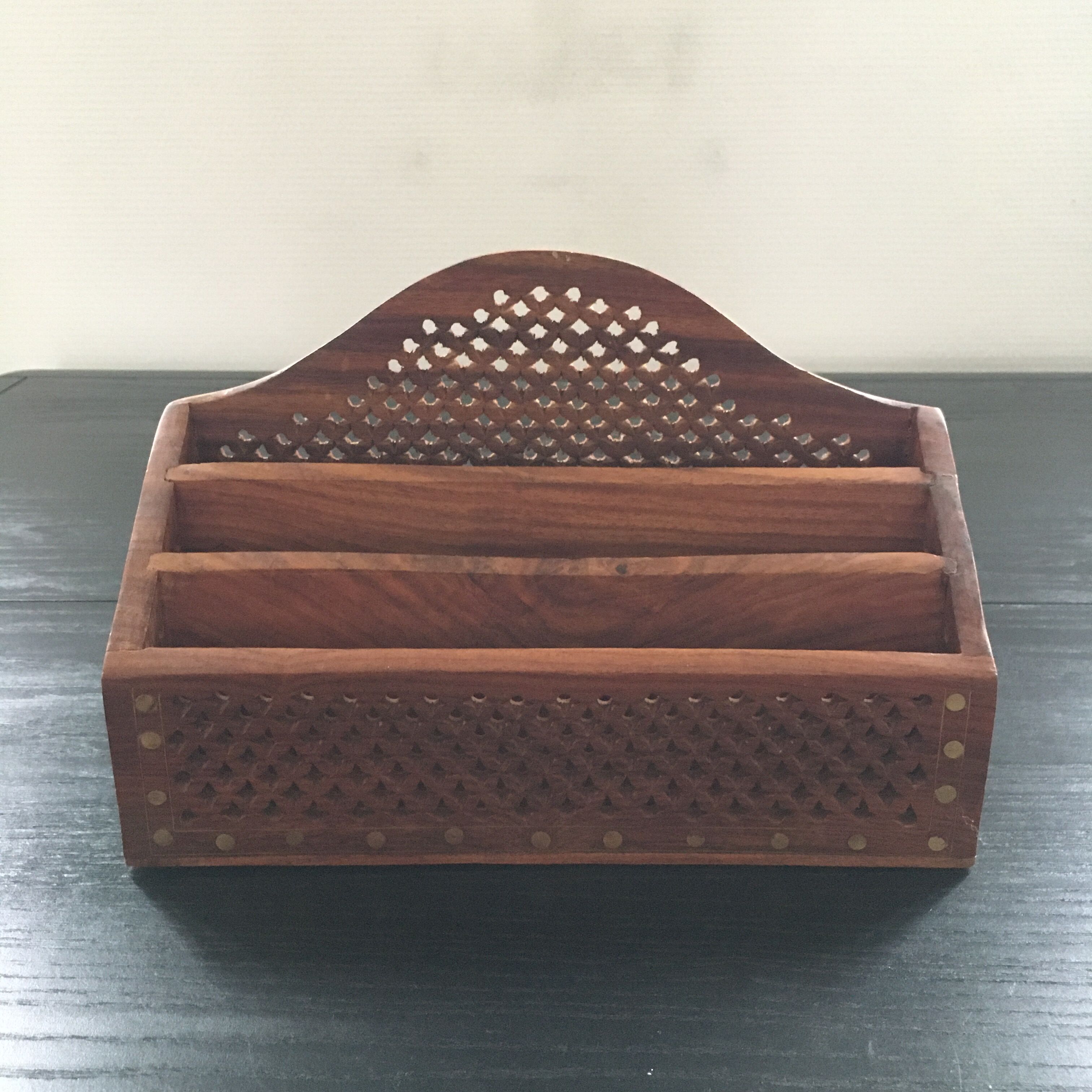 Moucharabieh mail organizer