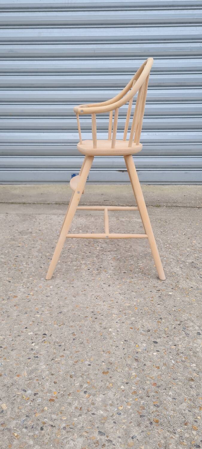 Chaise haute pour bébé scandinave