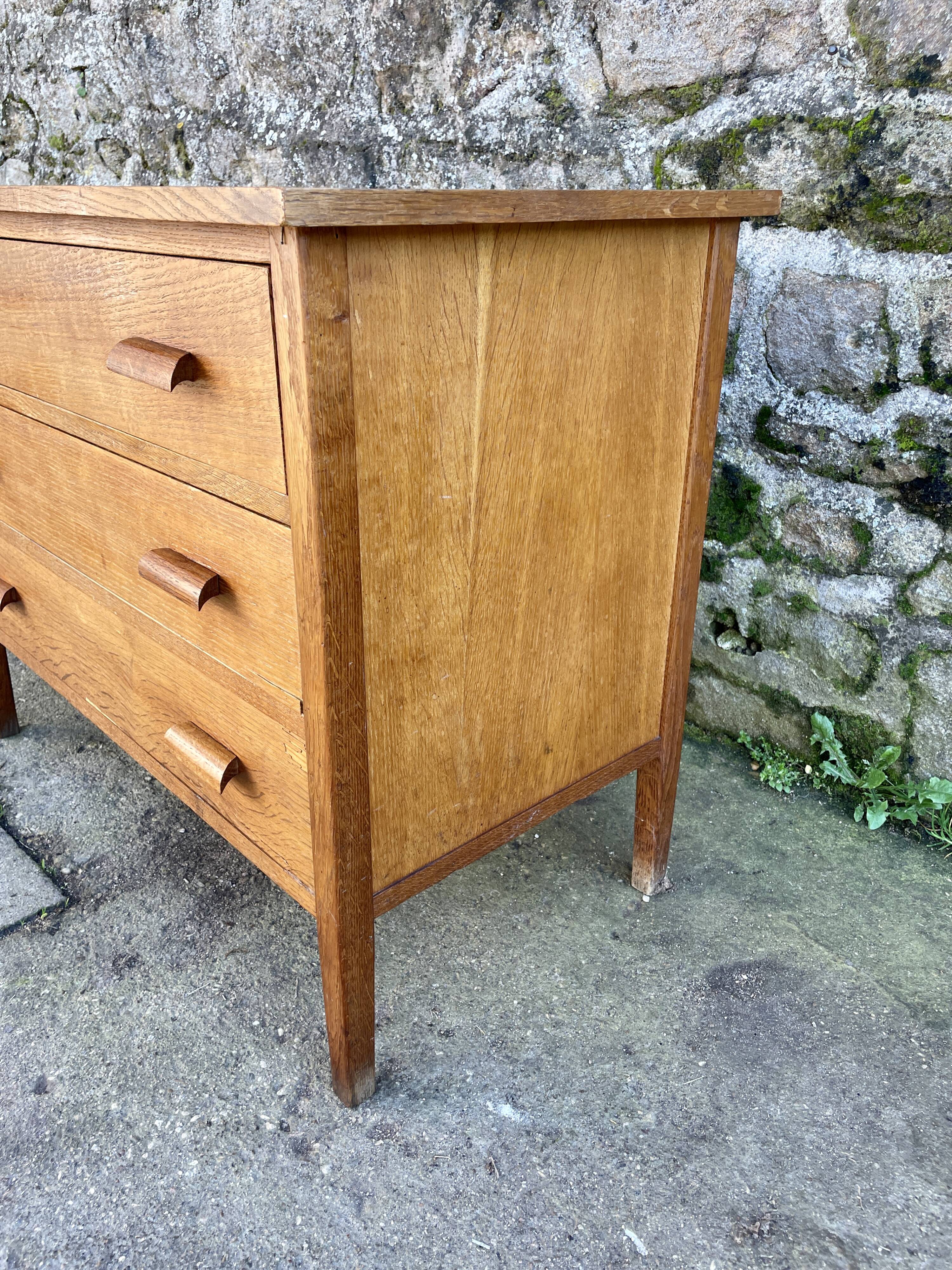 Commode en chêne 1950