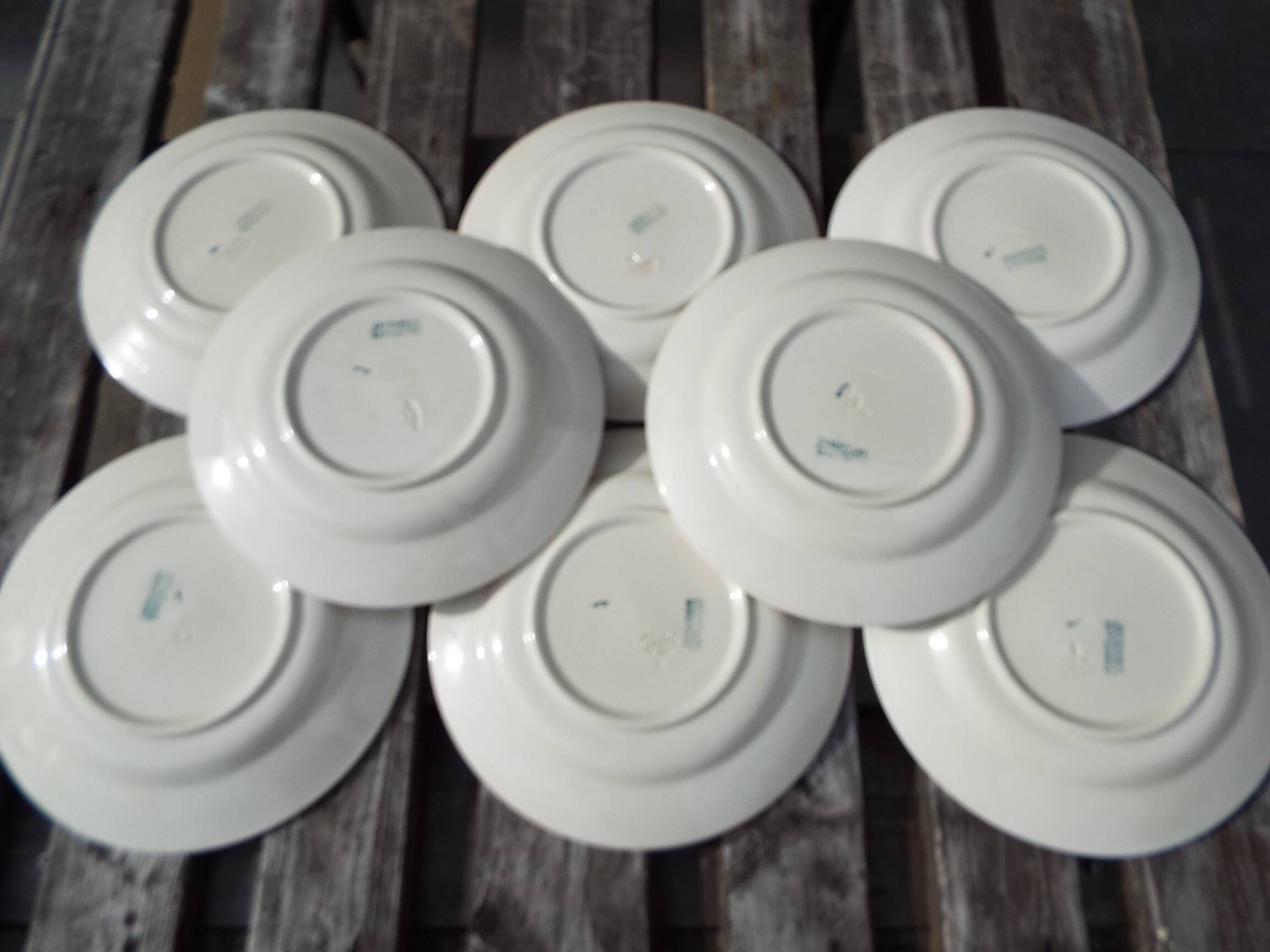 8 flat plates Terre de Fer Longchamp model Christiane