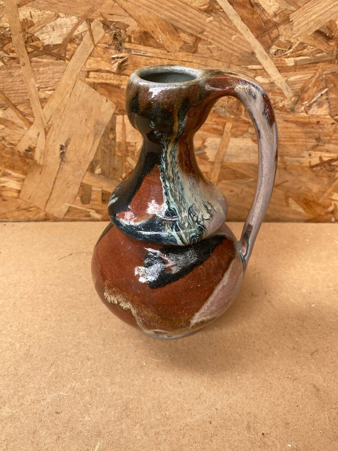 Ancien pichet terre cuite émaillée multicolore vintage