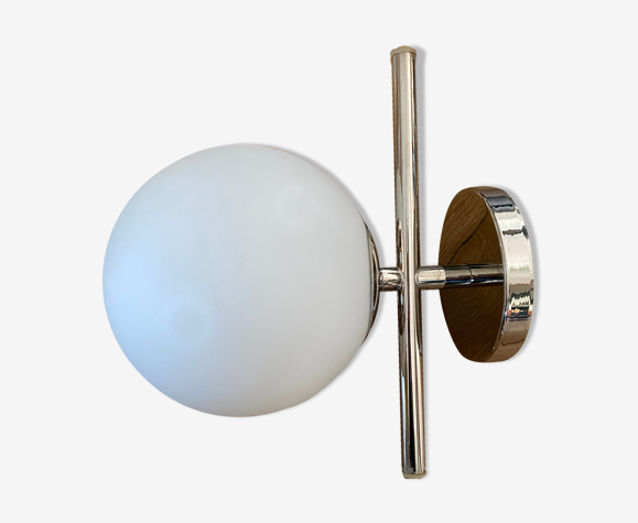 Applique chrome et opaline, années 70