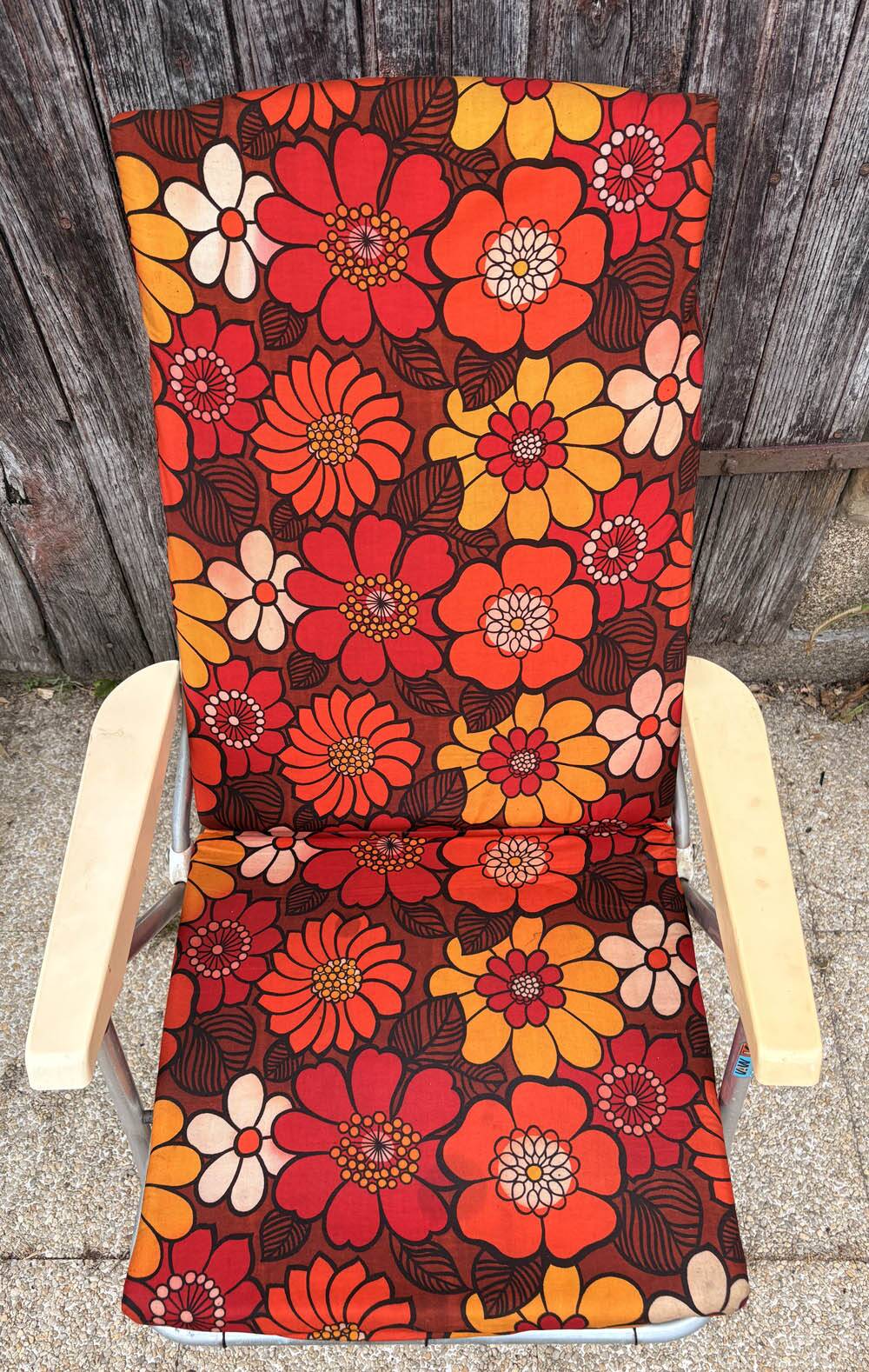 Vintage 1970s Kettler folding chair – pop floral print & structure
