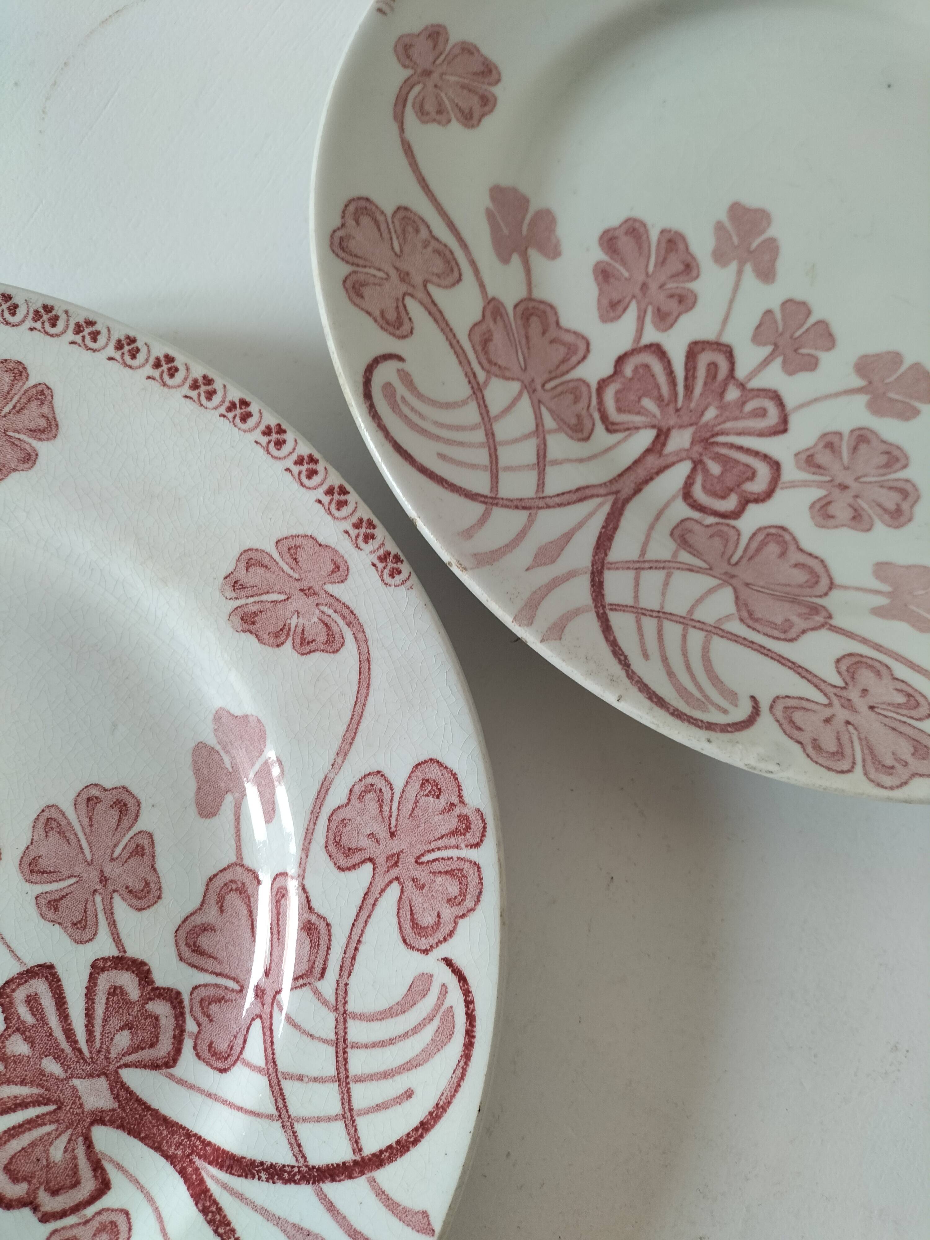 Duo of Lunéville flat plates, Lucien model – Clover decoration, early 20th century