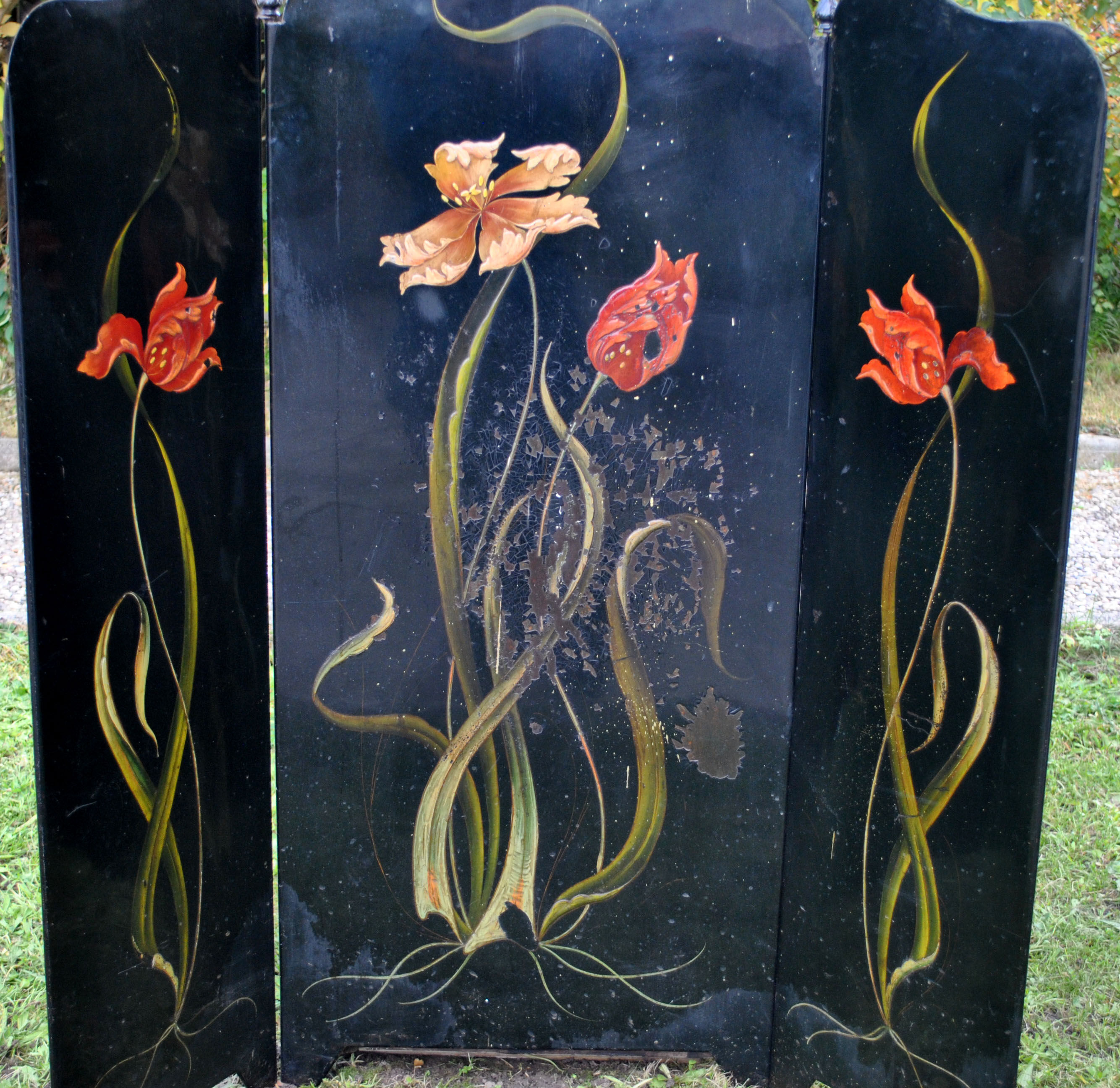 Art nouveau firewall in black enamelled sheet metal - decoration of painted tulips screen 1900