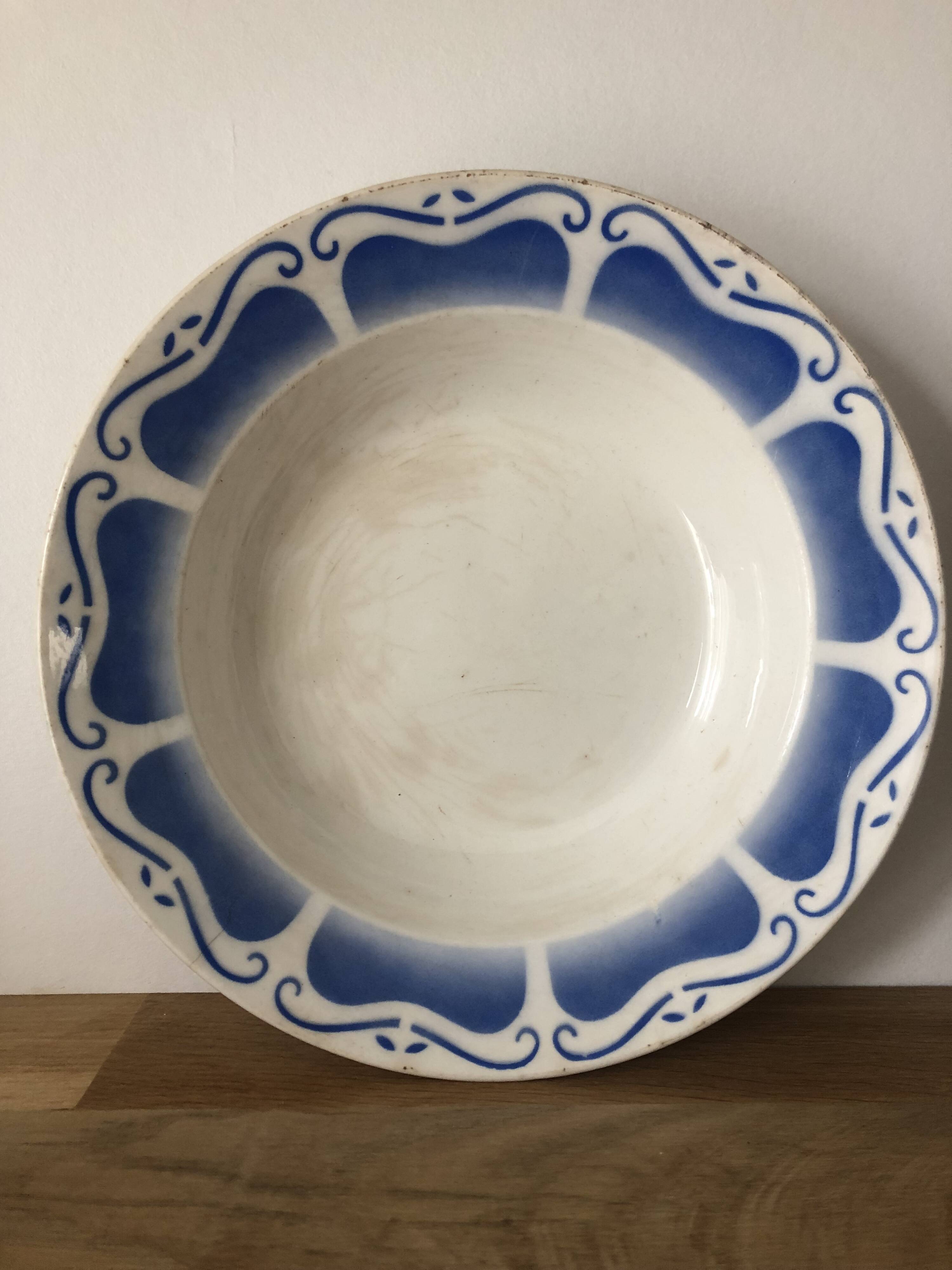 Vintage hollow dish in royal blue arabesque earthenware