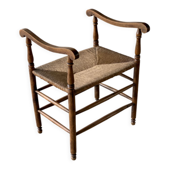 Straw bench