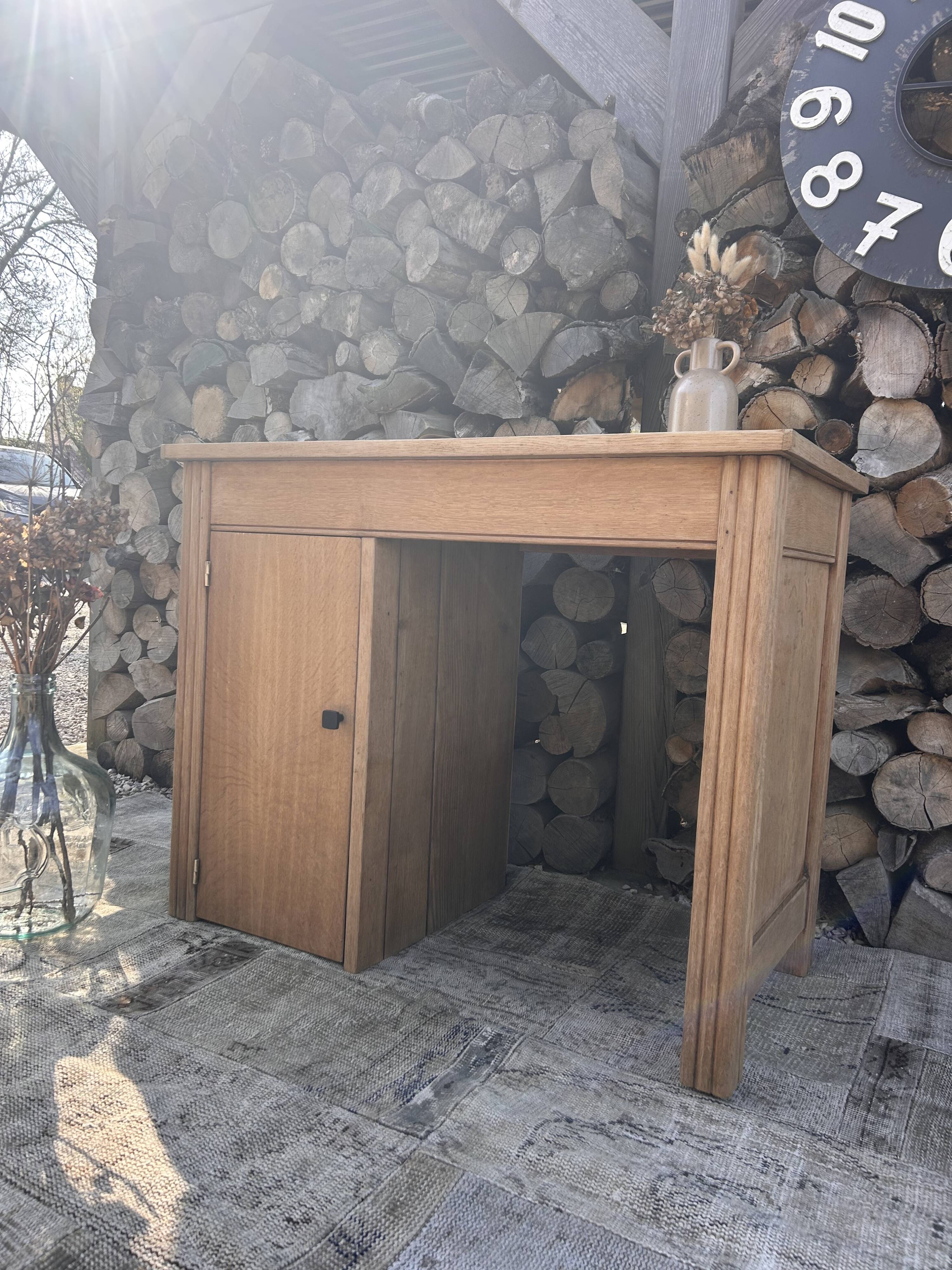 Bureau ancien en bois rénové