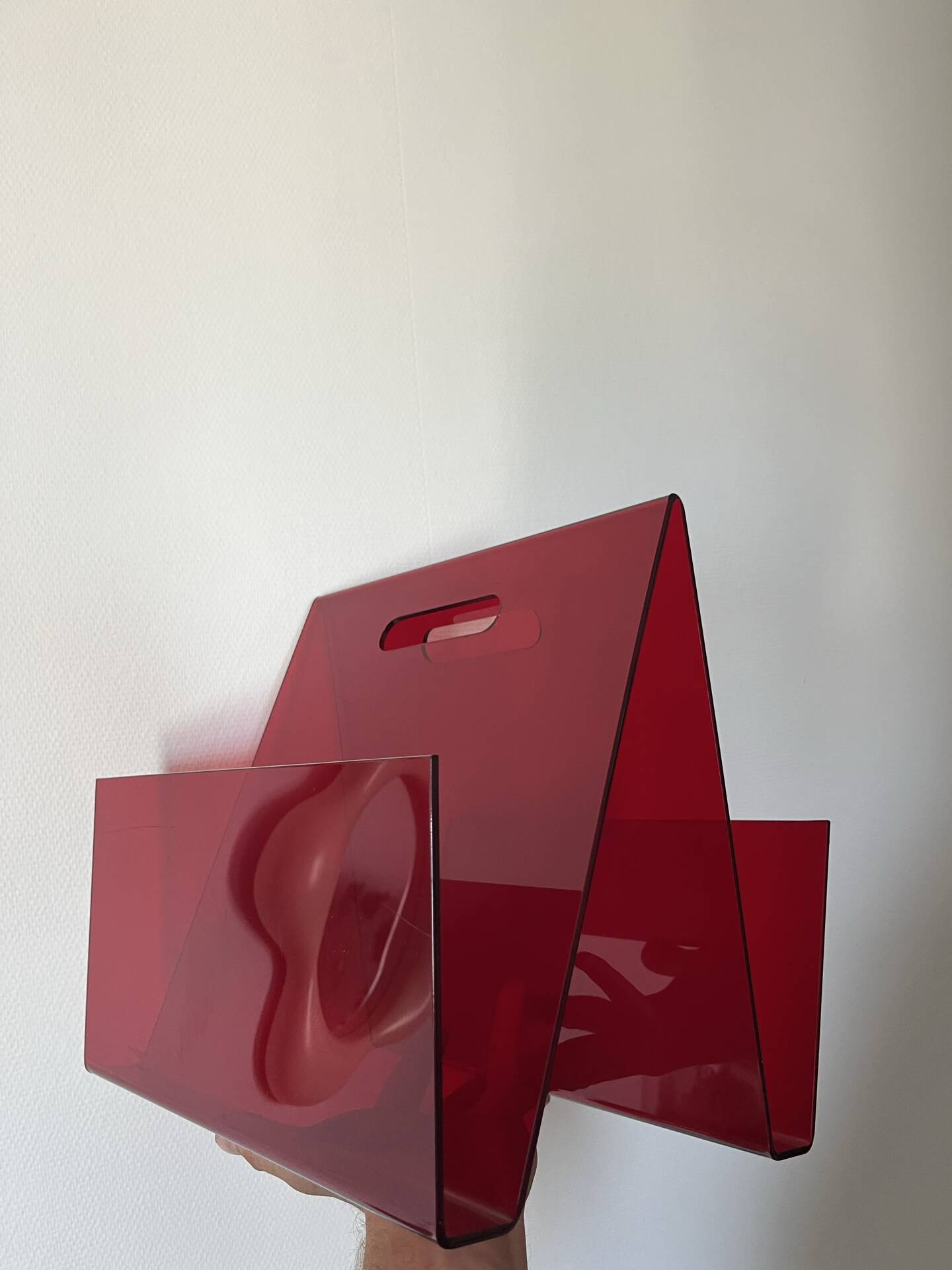 Acrylic magazine rack