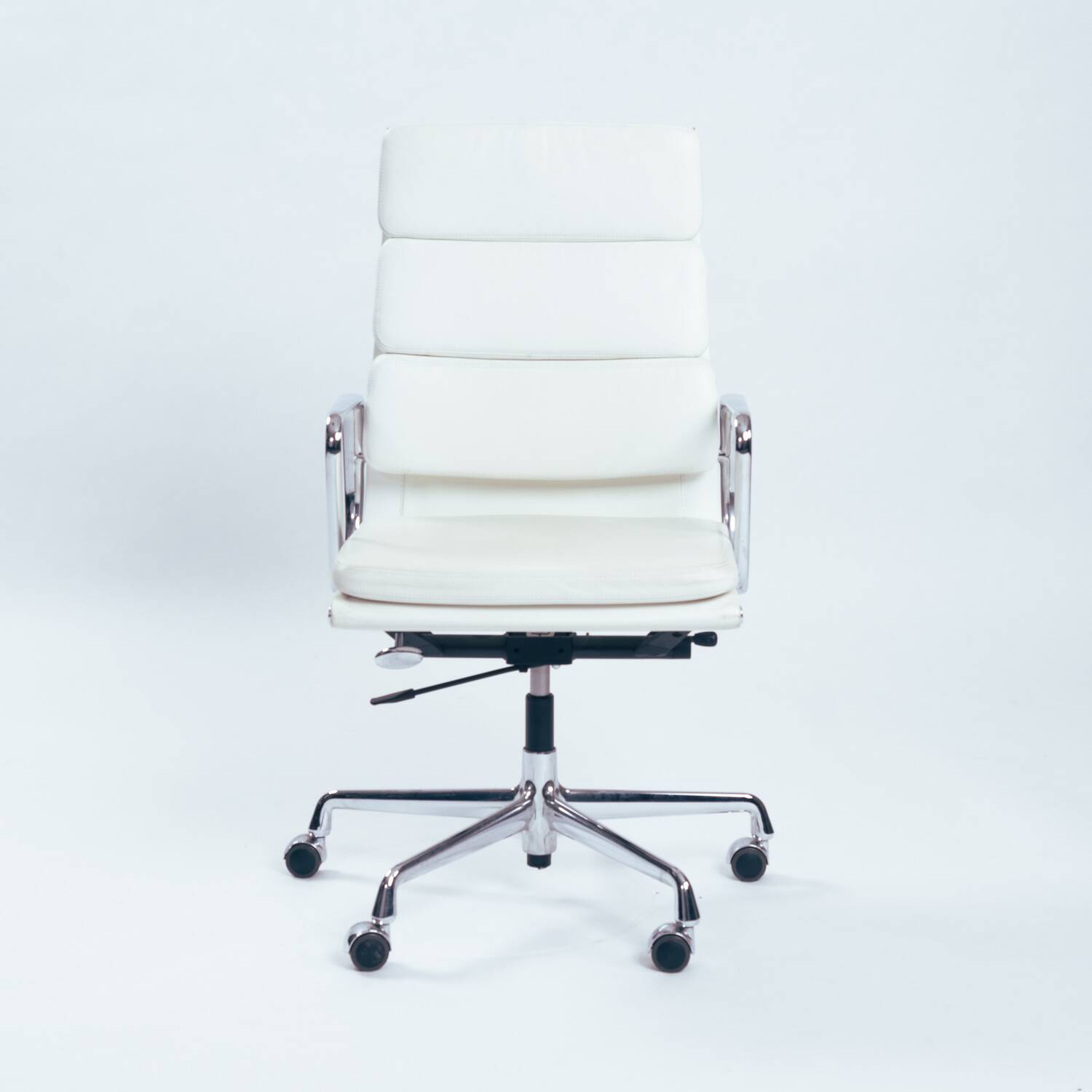Vitra Eames EA 219 highback softpad deskchair in white leather, 1990s