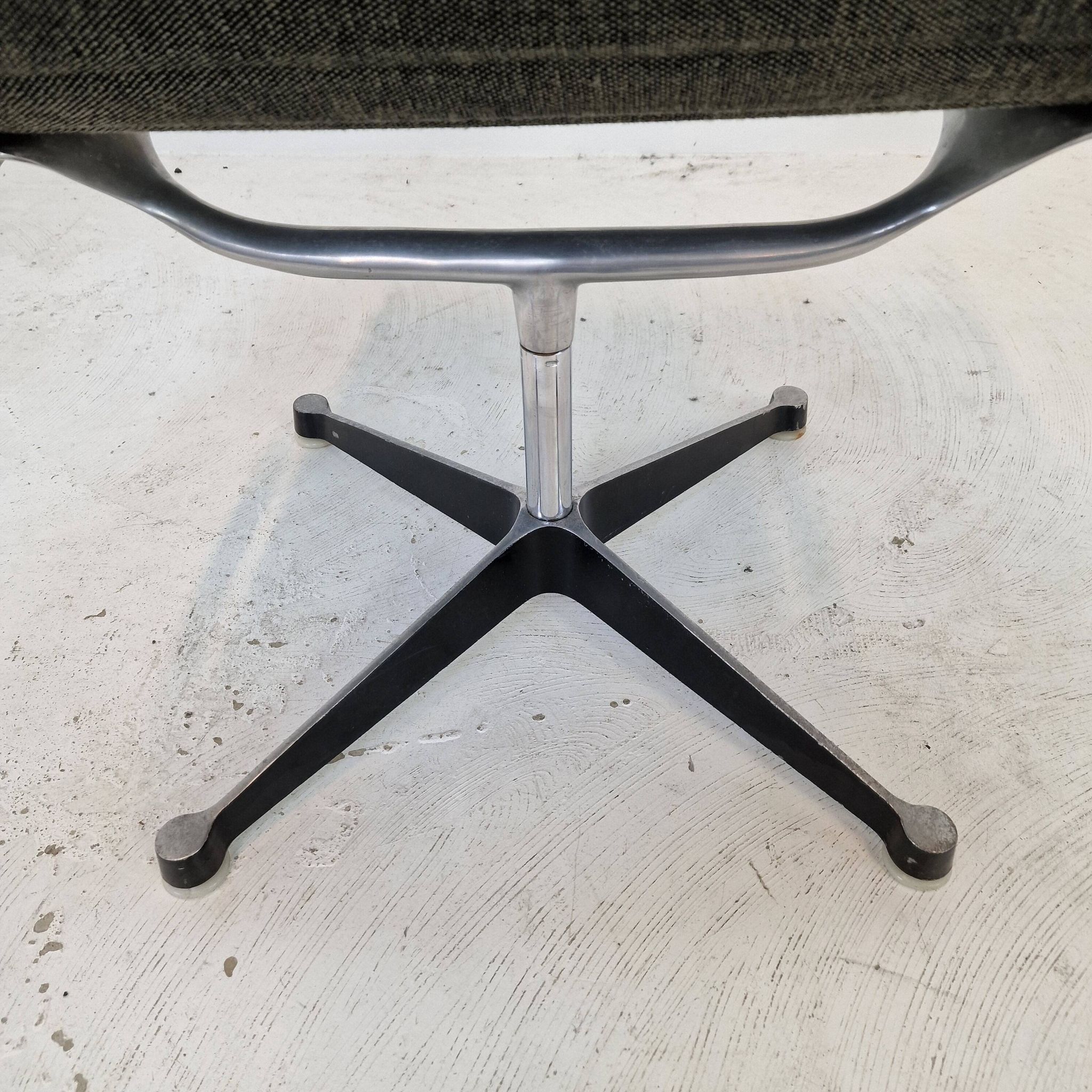 Chaise modèle EA 116 par Eames pour Herman Miller, 1960