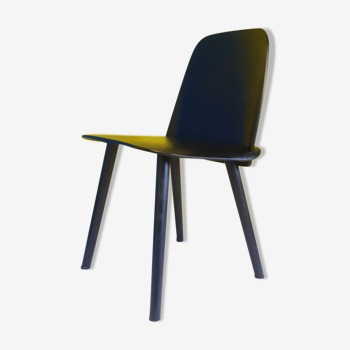 Chaise danoise nerd design david geckeler pour muuto