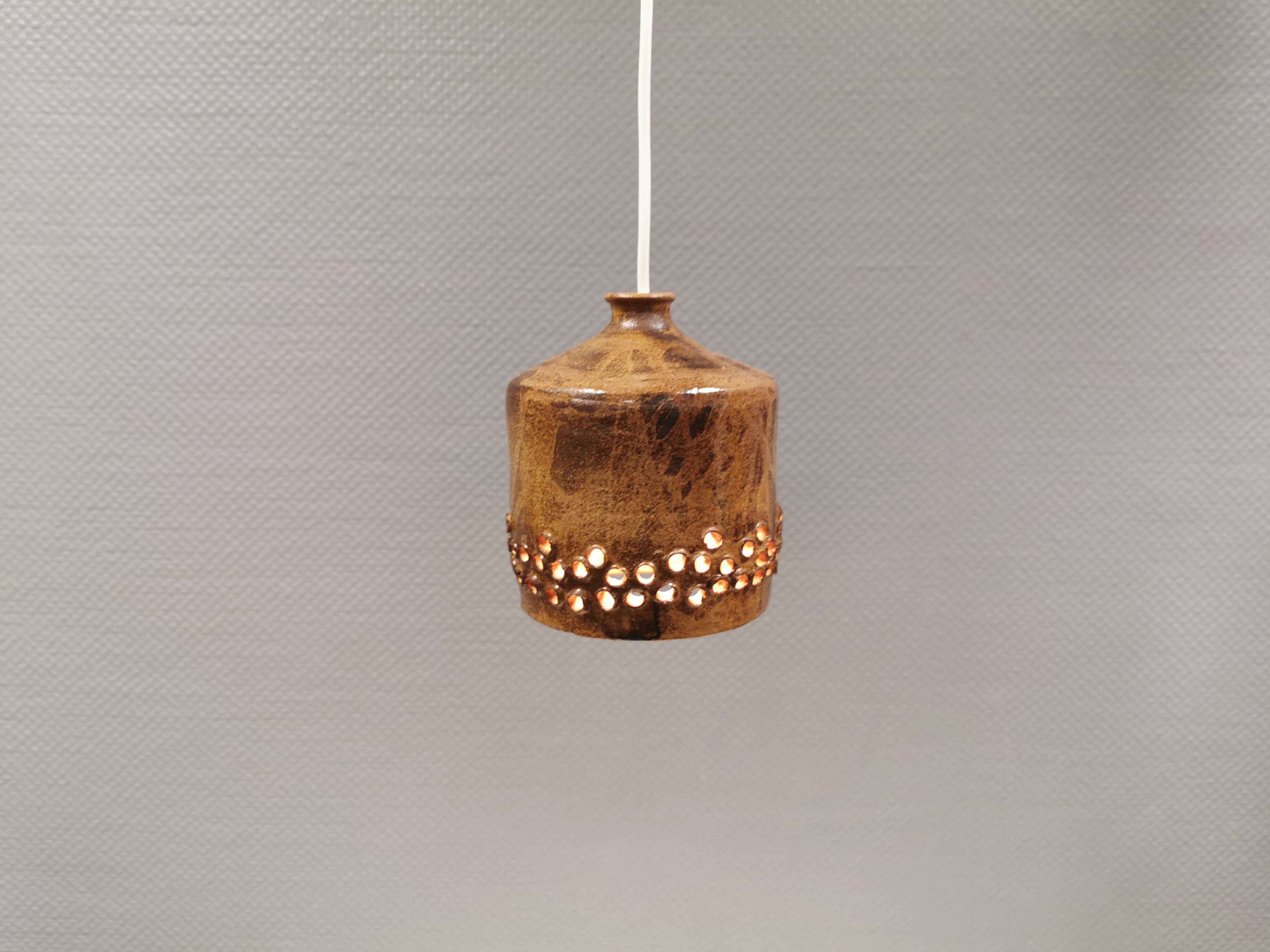 Small ceramic pendant lamp, Danish, from the 1970s–80s, in earth tones.