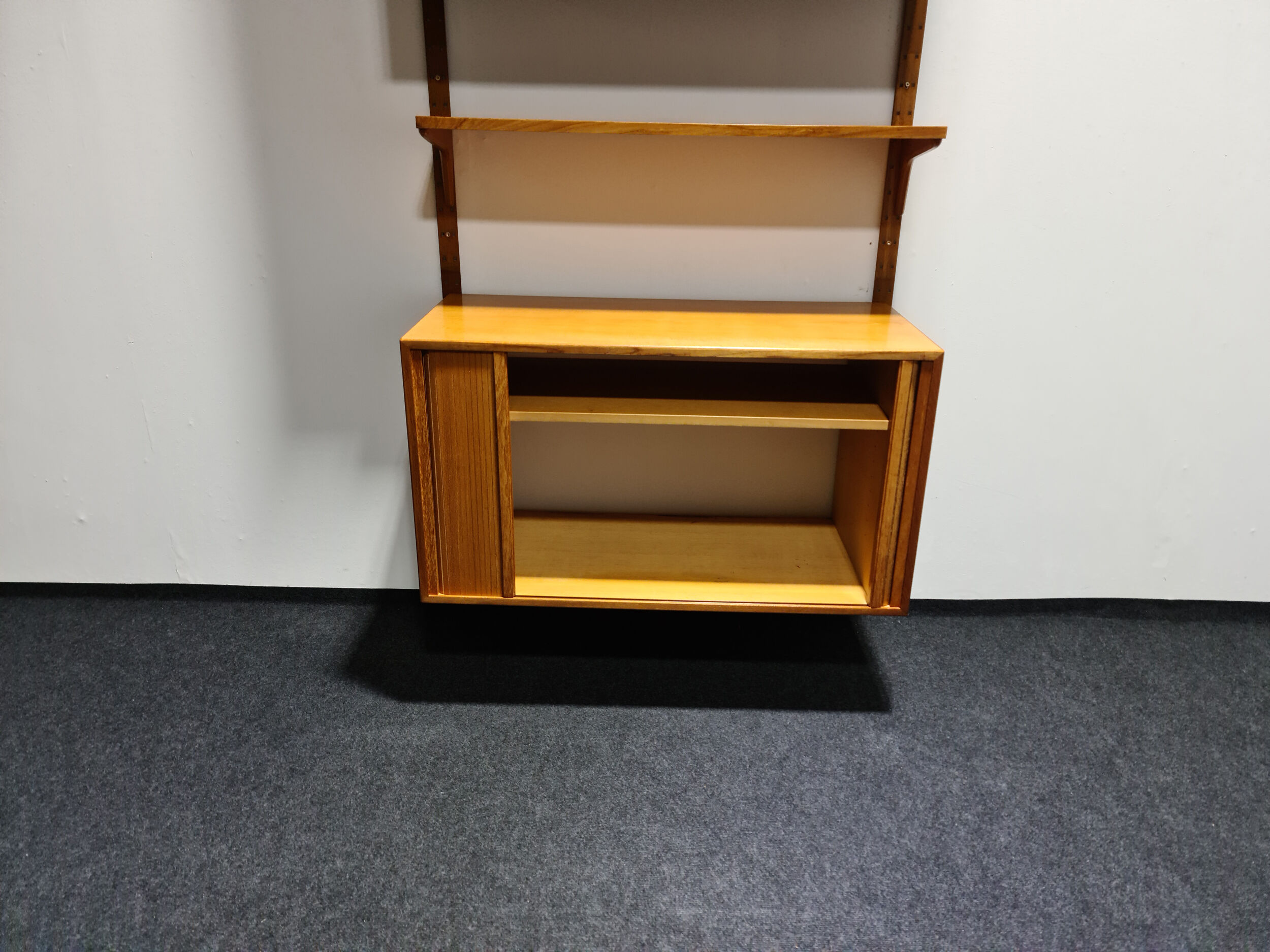 Unité murale en teck vintage par Rud Thygesen et Johnny Sørensen pour HG Furniture Denmark