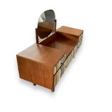 Dressing table in natural wood and fabrics