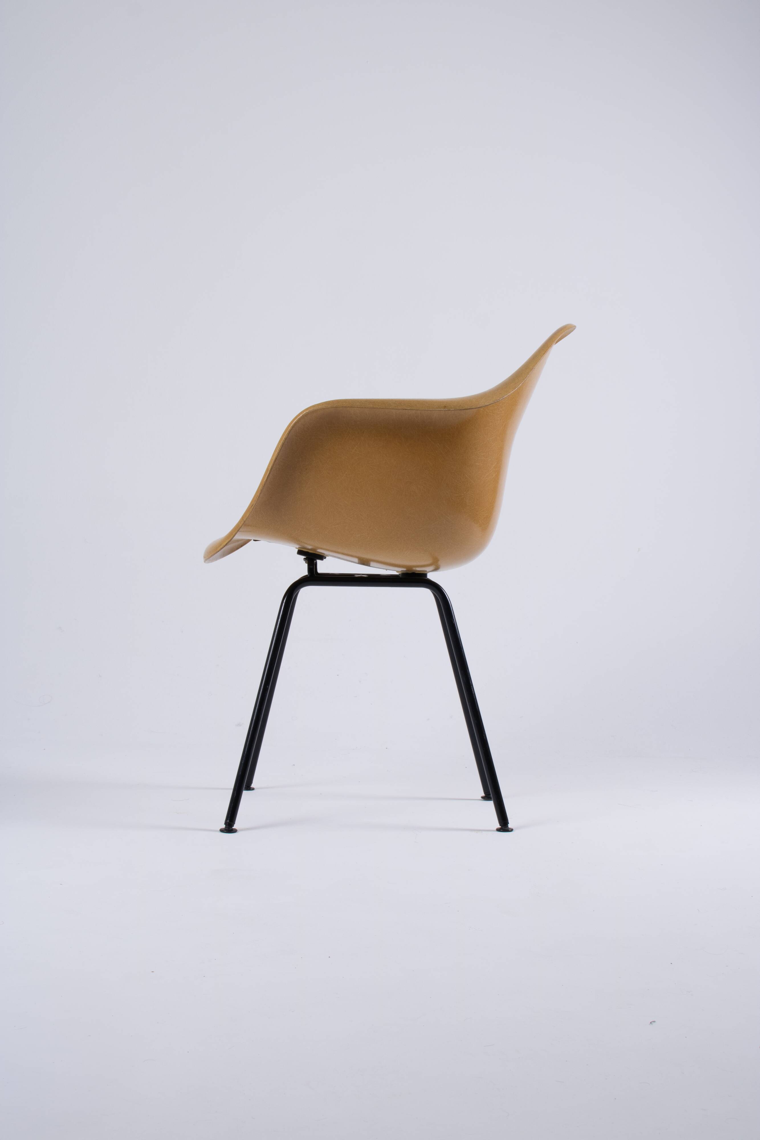 DAX Eames in fibreglass – Light Ochre – Herman Miller / Vitra – circa 19