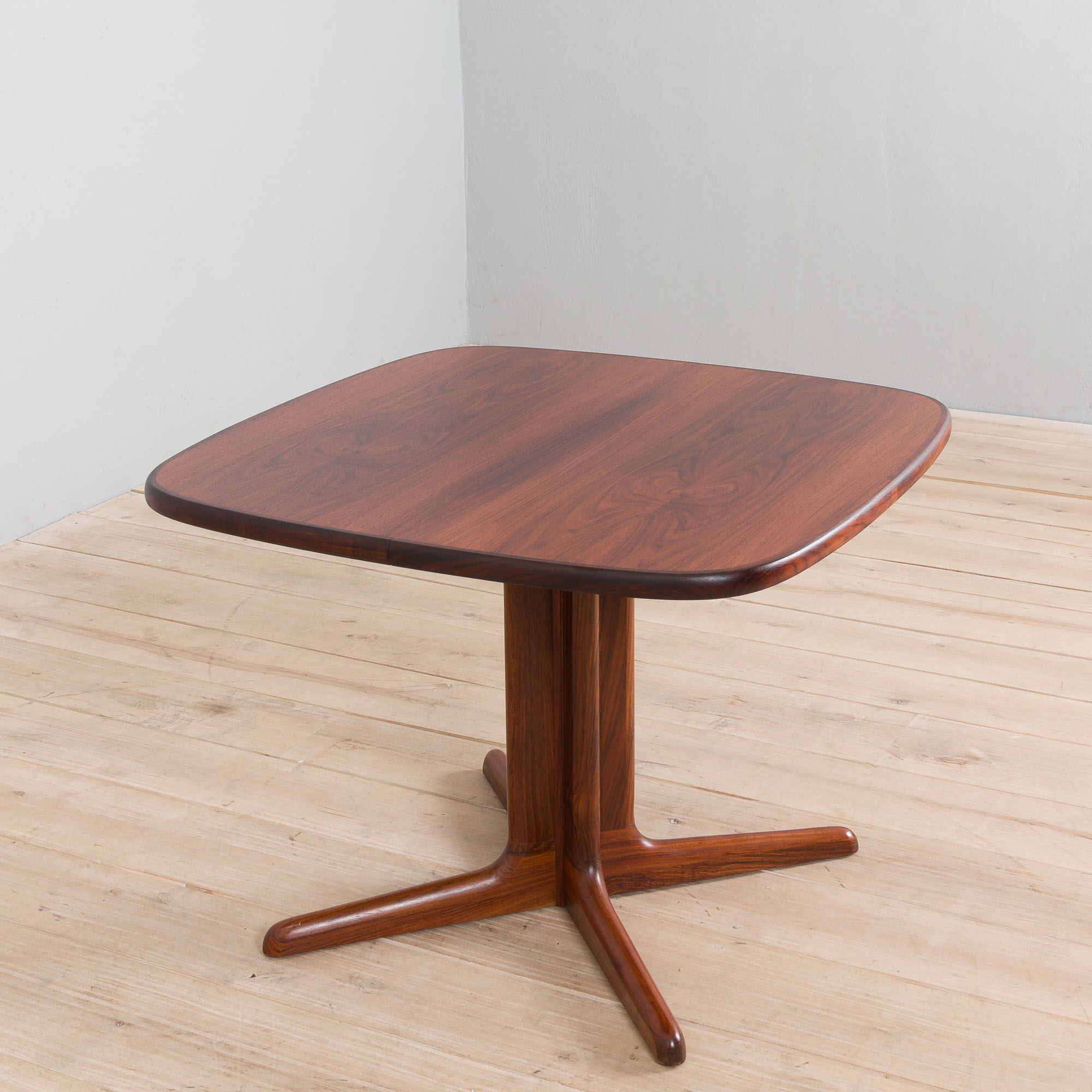 Skovby rosewood extendable table with 2 leaves, Denmark 1970s