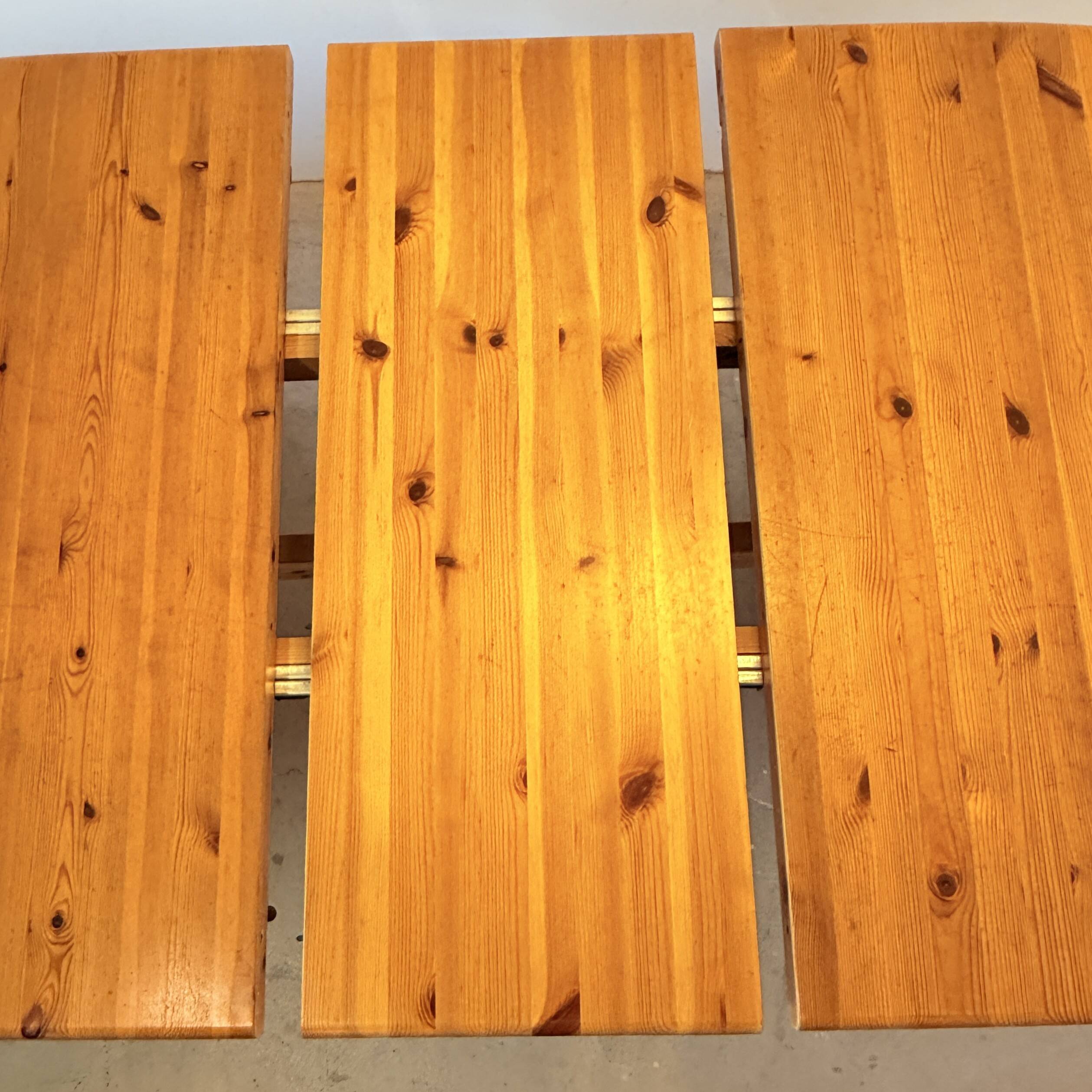 Vintage oval pine table with extendable top