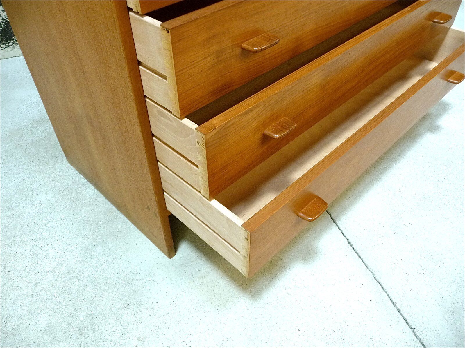 Commode en teck RY16 par Hans J. Wegner pour Ry Møbler, Danemark