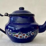 Vintage teapot 1950 in enamelled sheet metal