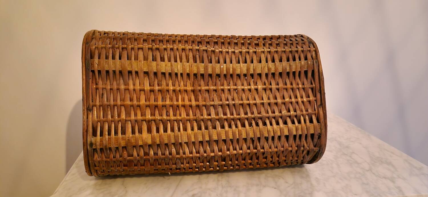 1960s wicker basket handbag