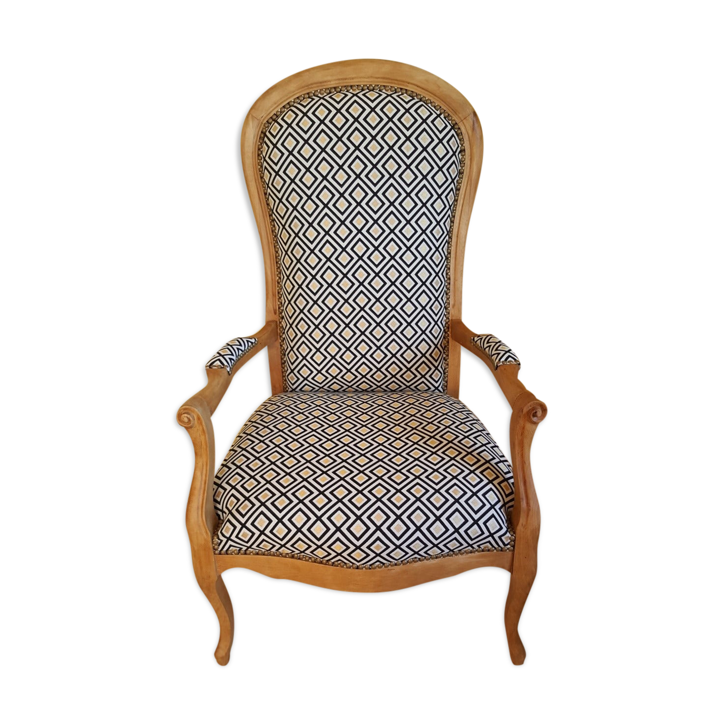 Armchair voltaire violin