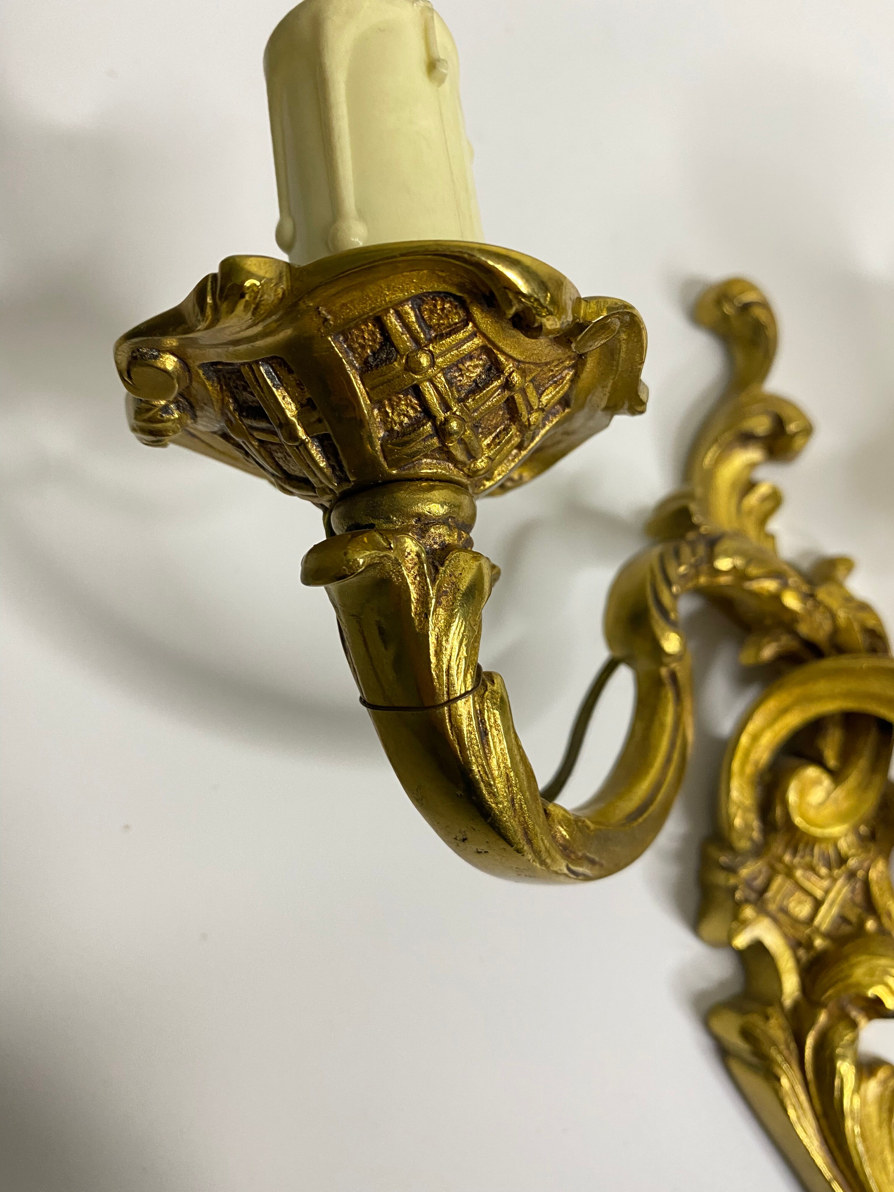 Bronze wall lamp rockery style