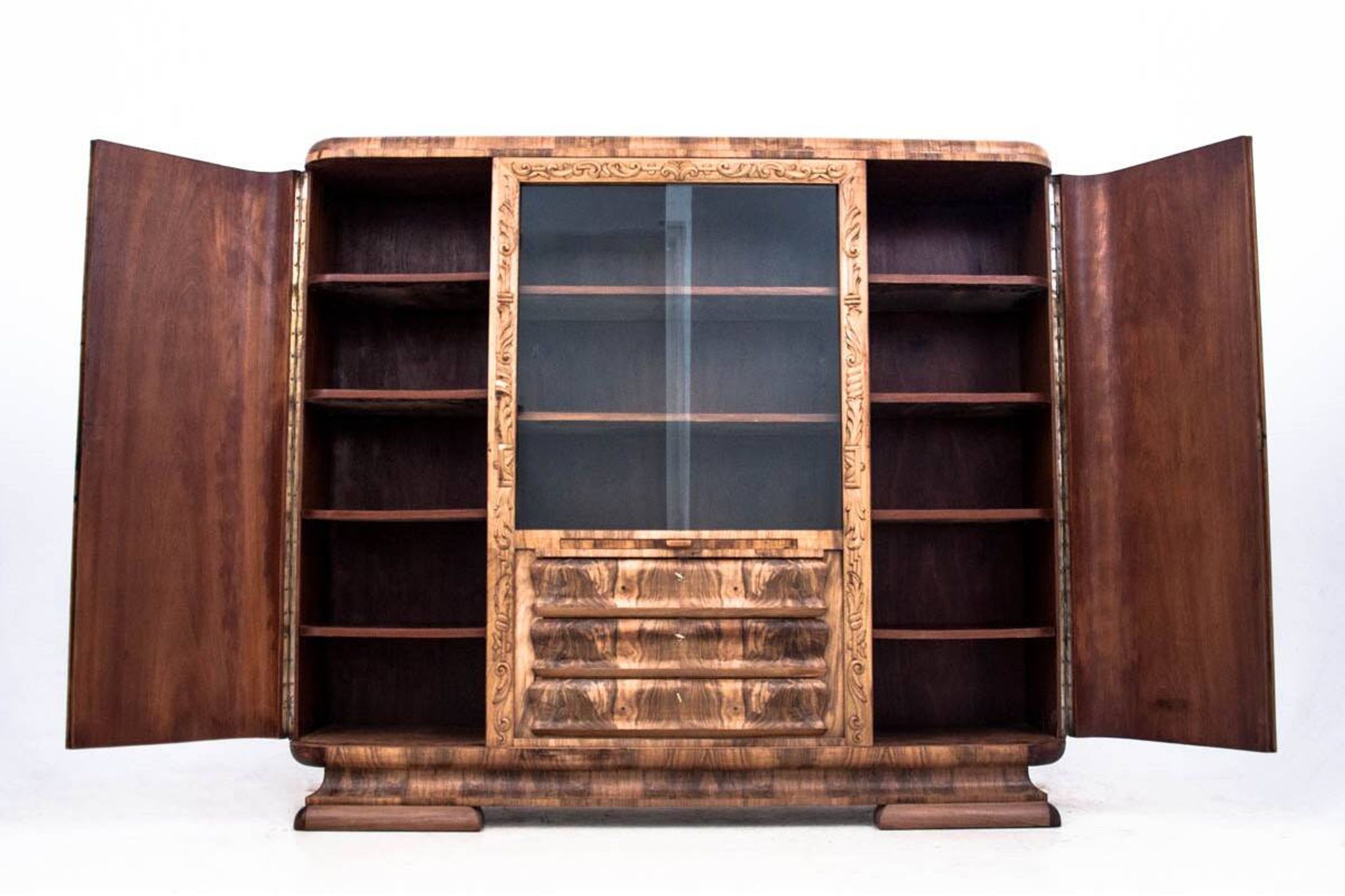 Bibliothèque Art Déco, Pologne, vers 1930.