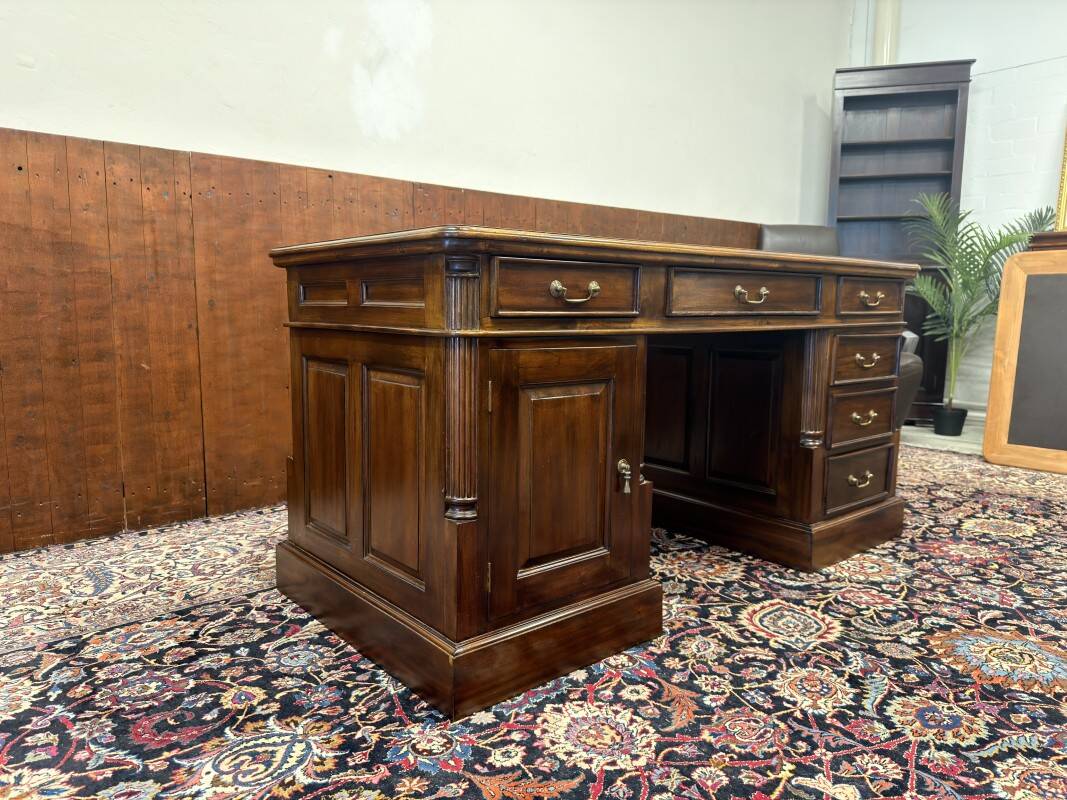 Classic English Chesterfield Desk