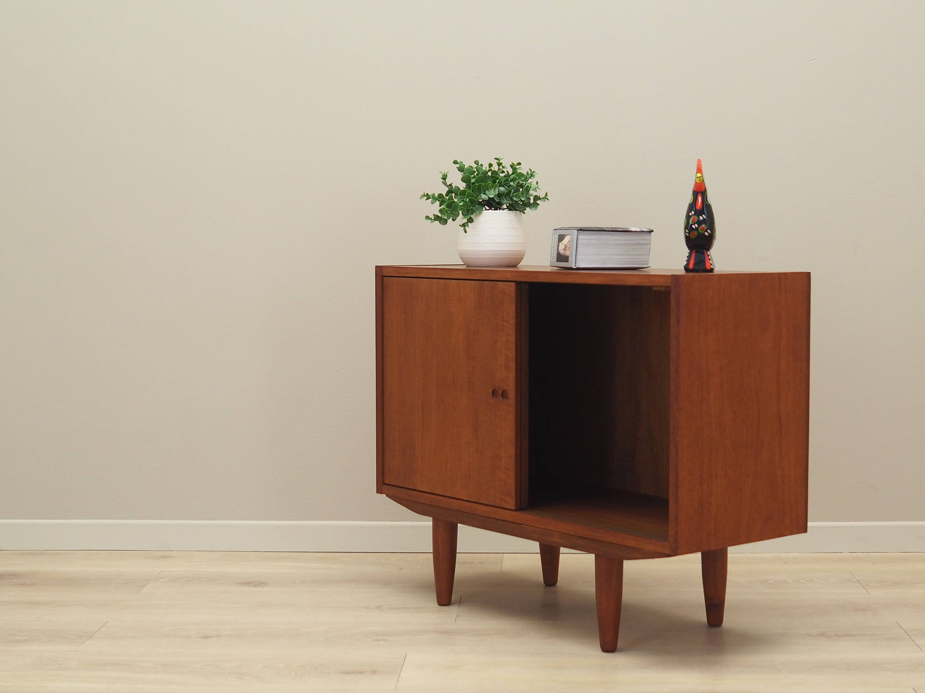Cabinet danois en teck par Arne Vodder, années 1960